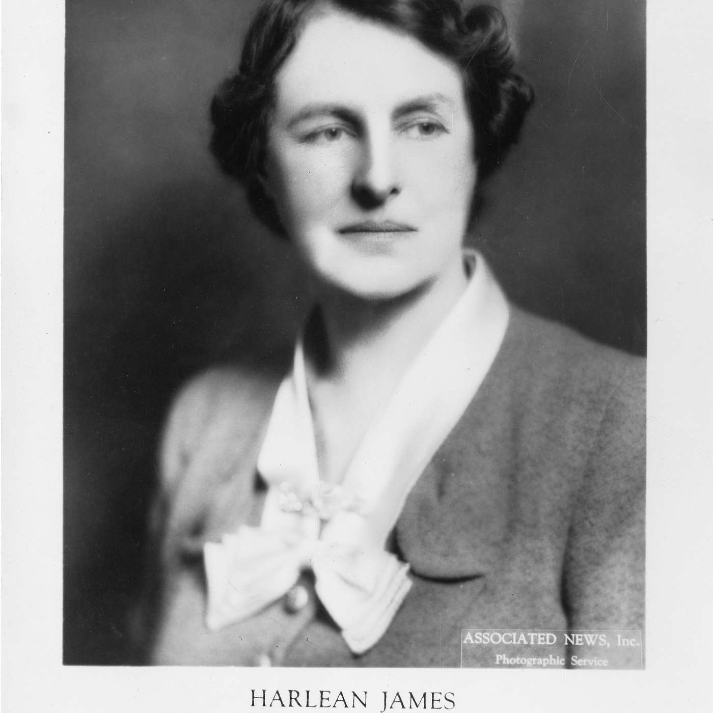 Gwen Loose, Museum Exhibits & Women Of The A.T. episode artwork