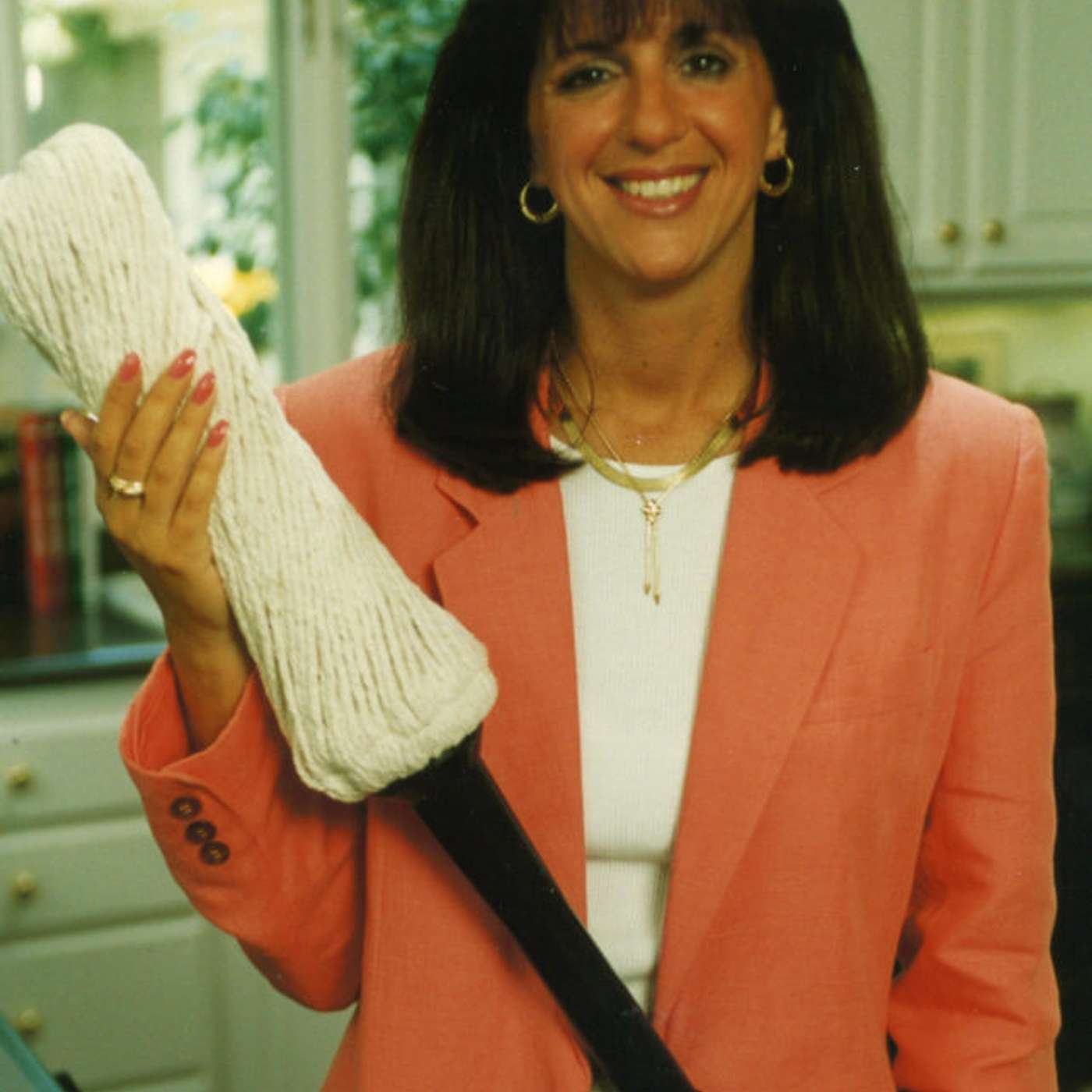 Joy Mangano, la donna che ha inventato il mocio raccontata da Marco Cavalli episode artwork