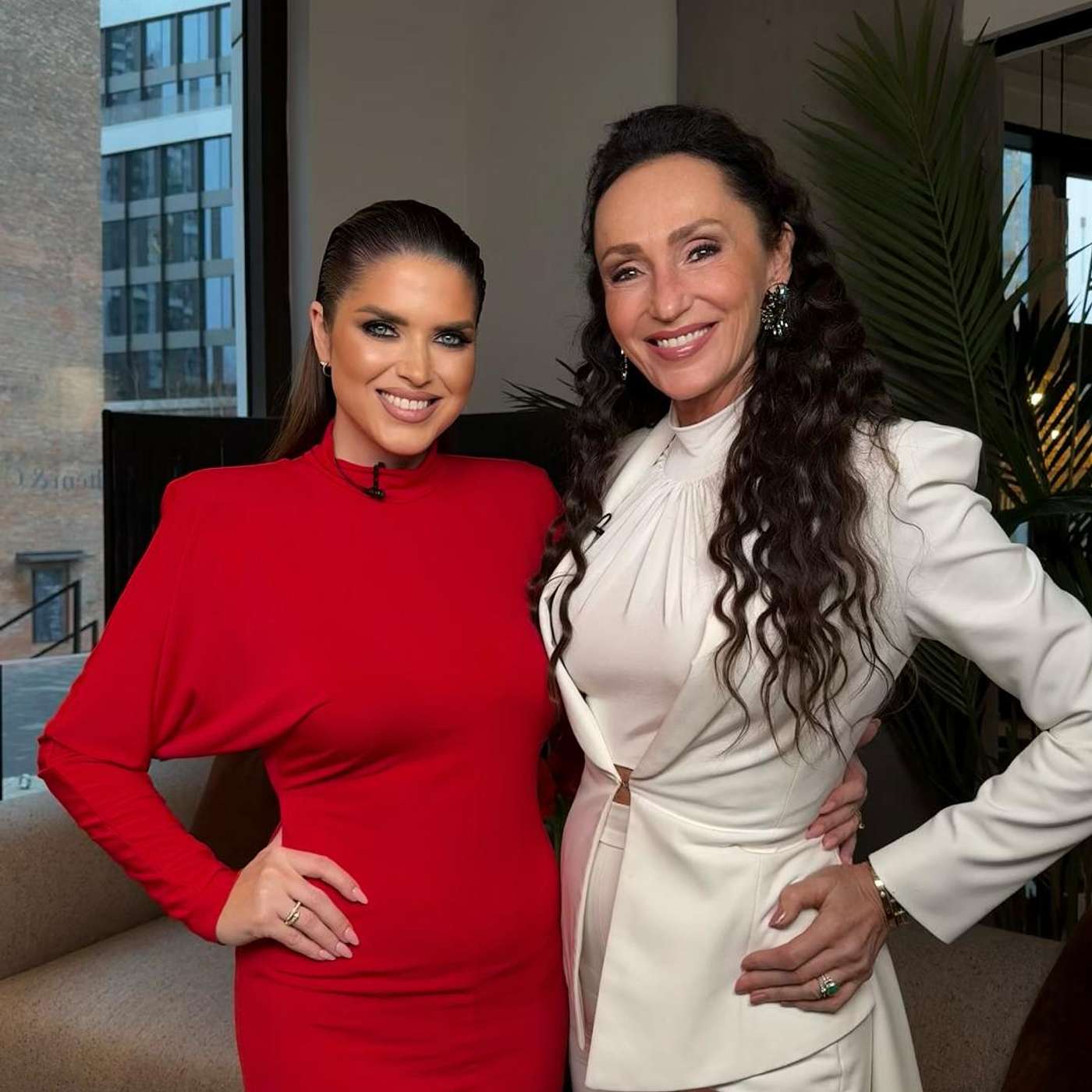 Jana Mutňanská: ZA OPONOU