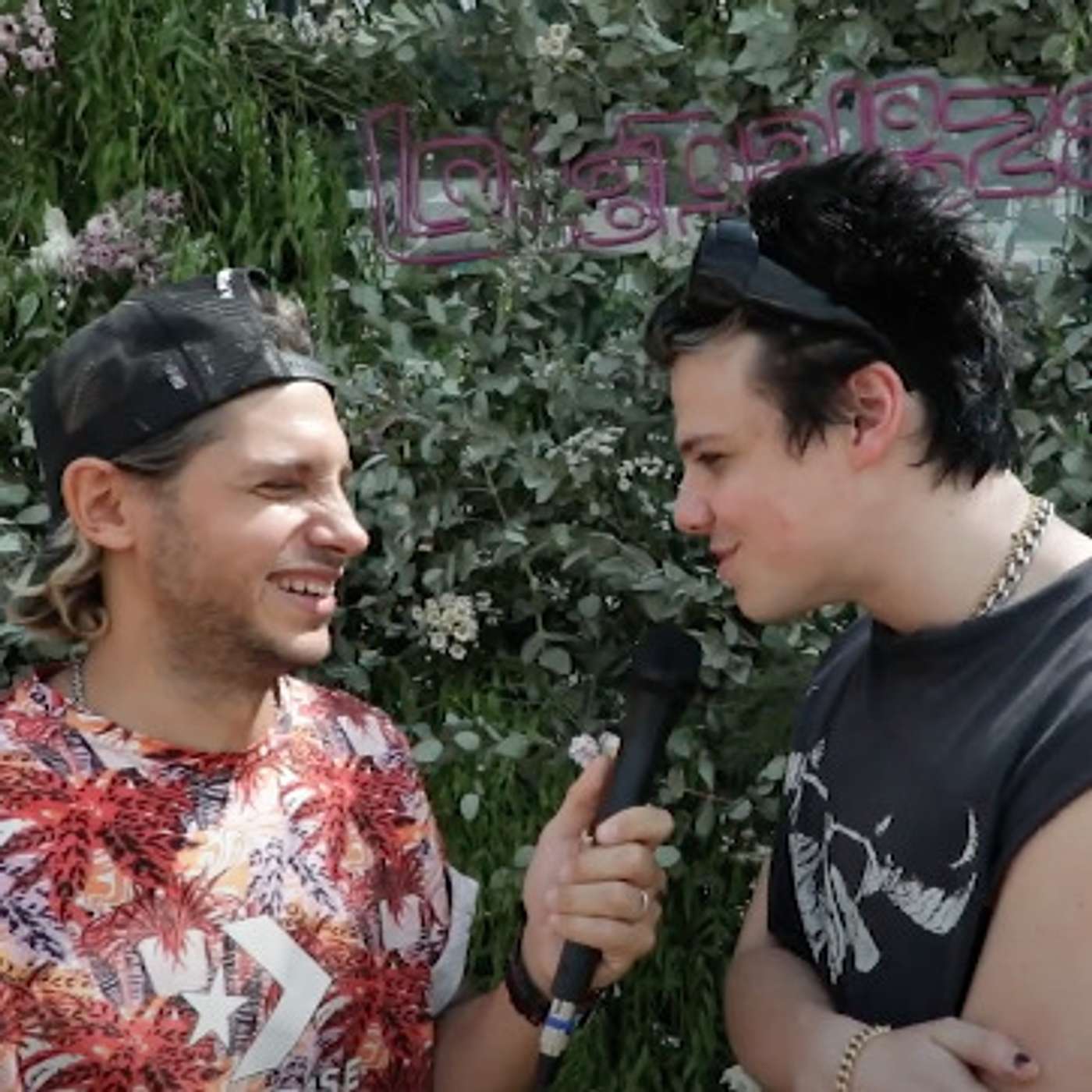 Entrevista a Yungblud: "Viajo por el mundo con mis mejores amigos tocando rock, lo mejor del mundo" episode artwork