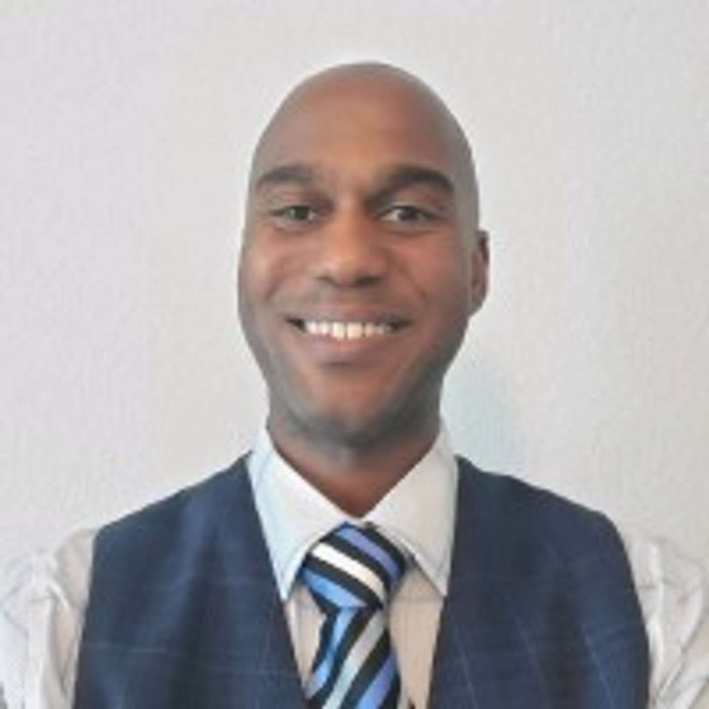 Season 2 Episode 101: From Zero to Hired Using LinkedIn with Deon Myers