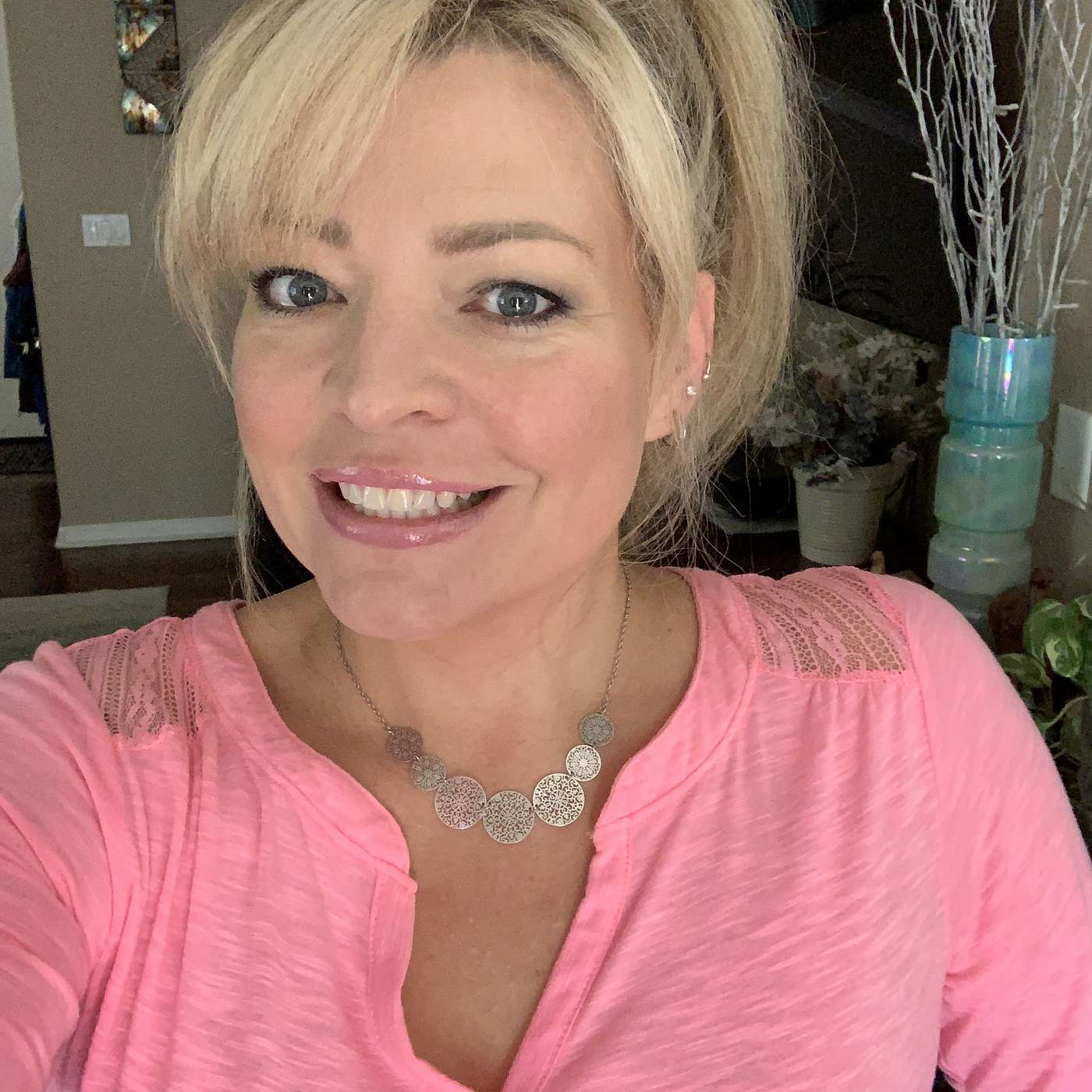 Exposing Legal Injustices & Embracing Healing: Dee's Journey from Domestic Abuse Survivor to Advocate Through Self-Love and Energy Healing