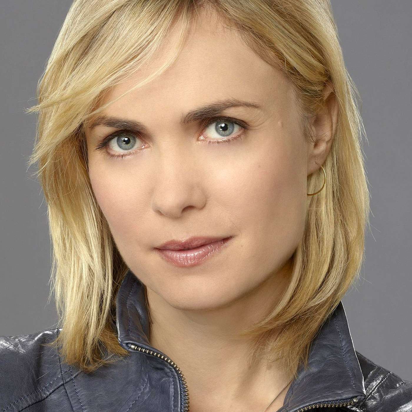 cover of episode (Episode 365) "Man on Fire" Actor: Radha Mitchell.