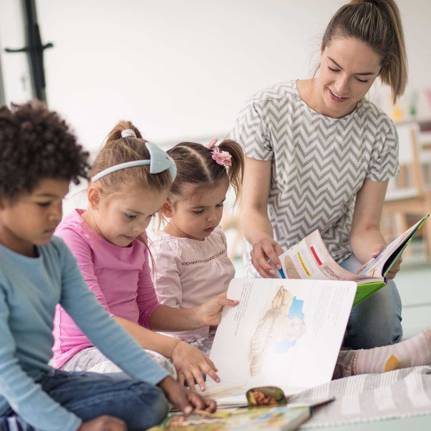 Season 3 Episode 7: 'Picture Book Author Round Table'