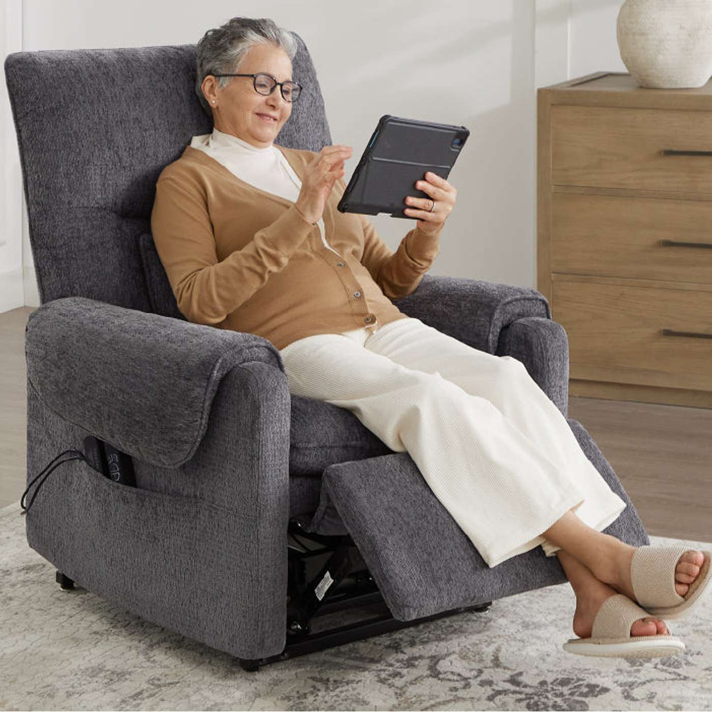 Are Modern Recliner Chairs Good for Seniors?