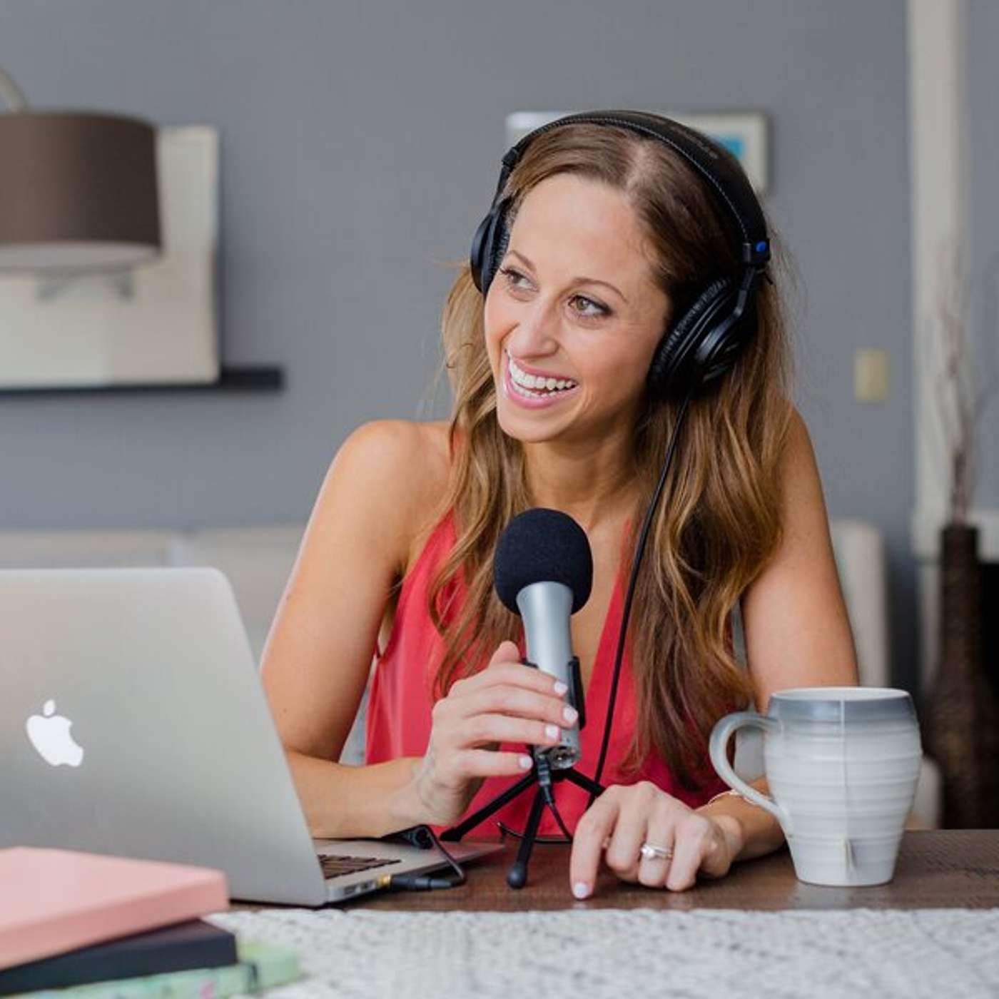 Erica Mandy (CBS and Award Winning Journalist) talks Podcasting and The Newsworthy Podcast.