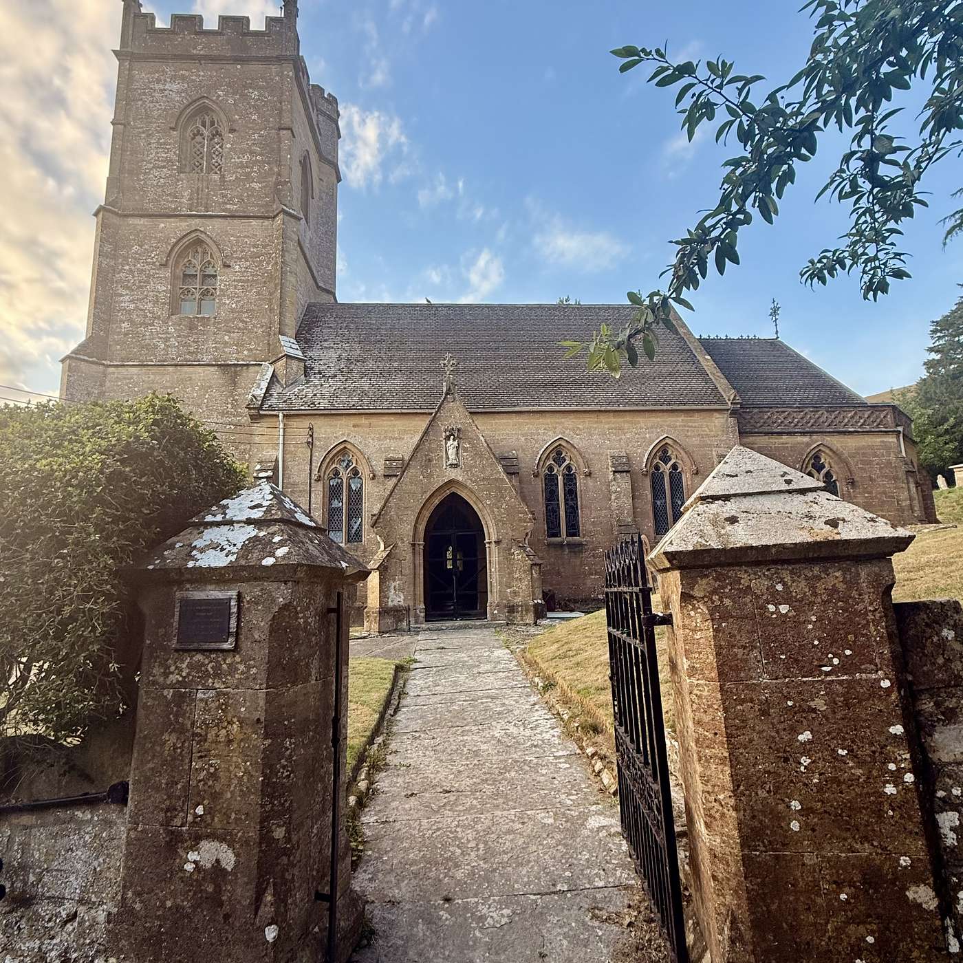 Join me as we read by the beautiful Somerset church of Corton Denham; then proceed to Sherborne Abbey to catch up with Three Men and are encouraged to throw out life’s lumber!