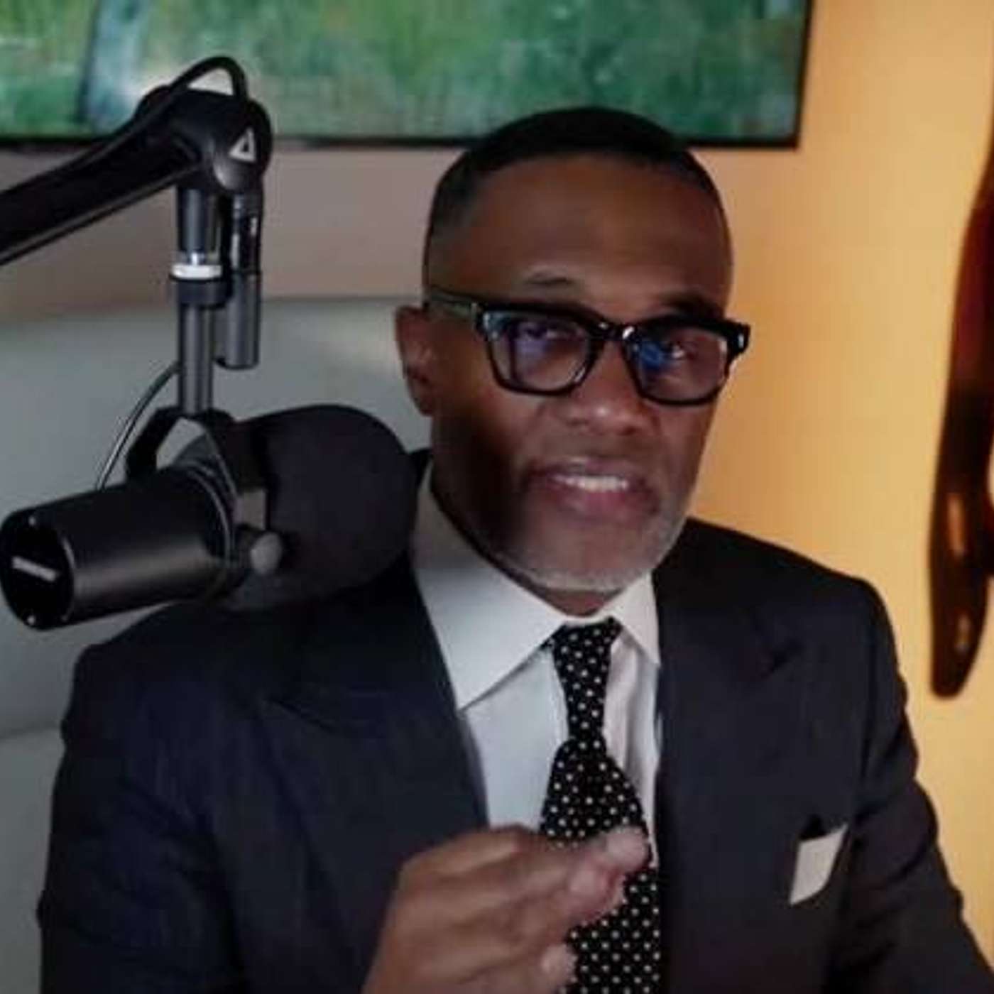 Kevin Samuels Doesn't Understand These ENTITLED Modern Women {Reaction} | Helios Blog 955