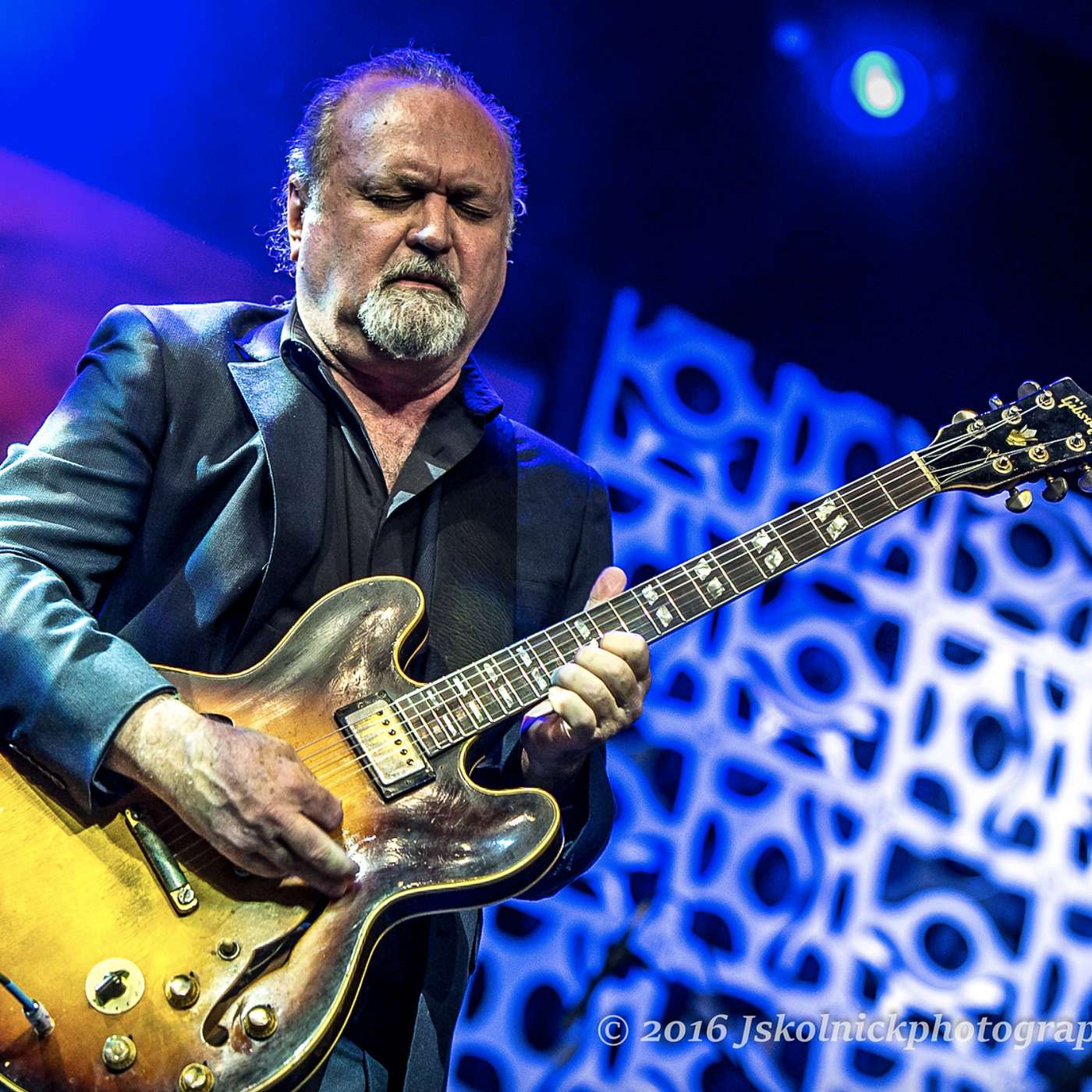 Blues Radio International December 1, 2025 Podcast feat. Tinsley Ellis live at the 2016 Blues Music Awards Blues Radio International December 1, 2025 Podcast feat. Tinsley Ellis live at the 2016 Blues Music Awards