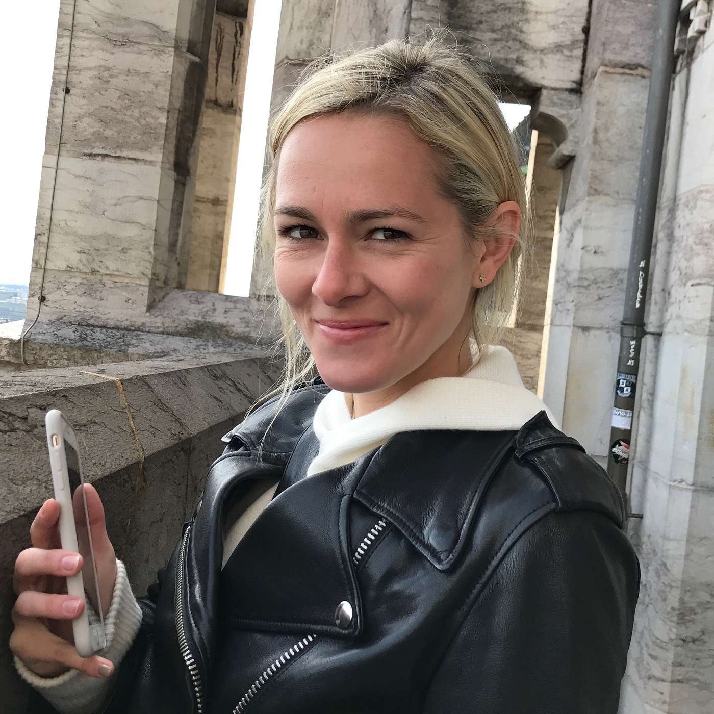 S2 E34 How Web3 Empowers Girls in Tech – with Juliette Blake