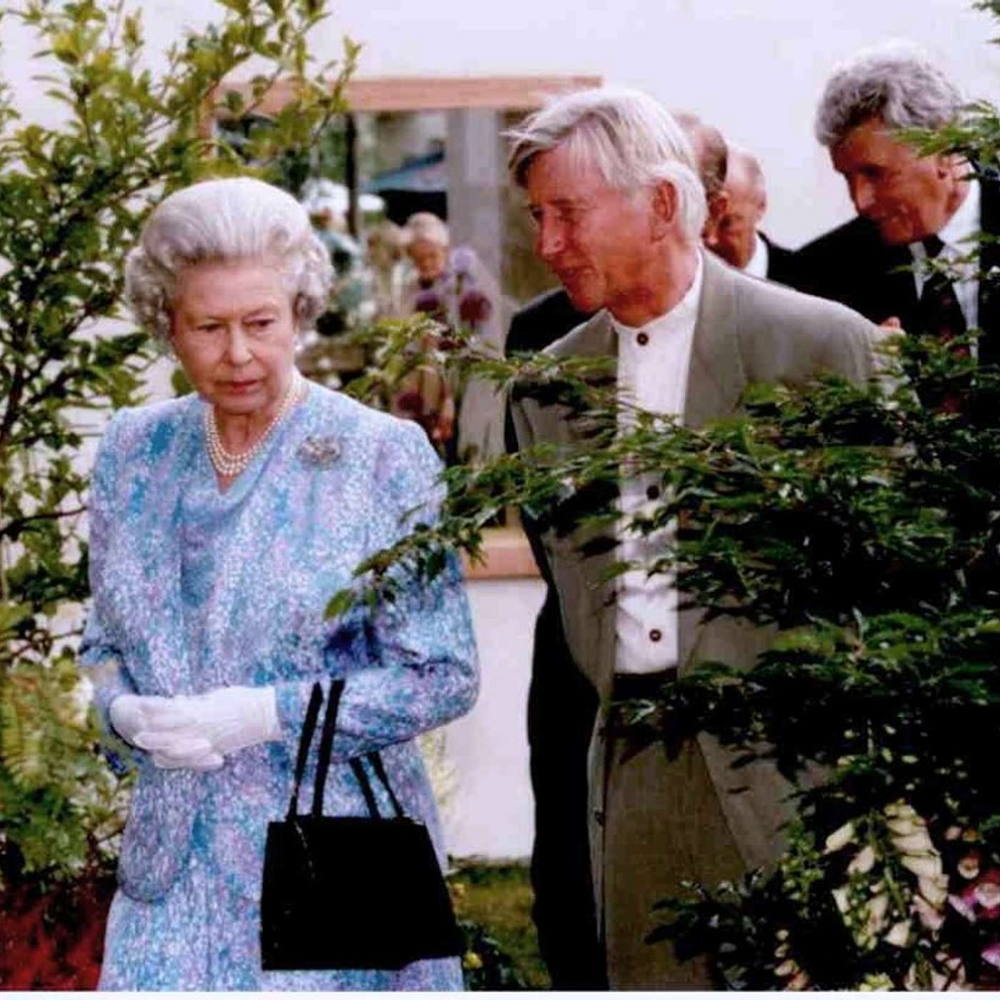 Memories of Queen Elizabeth The Gardener With David Stevens, Plus Autumn Jobs