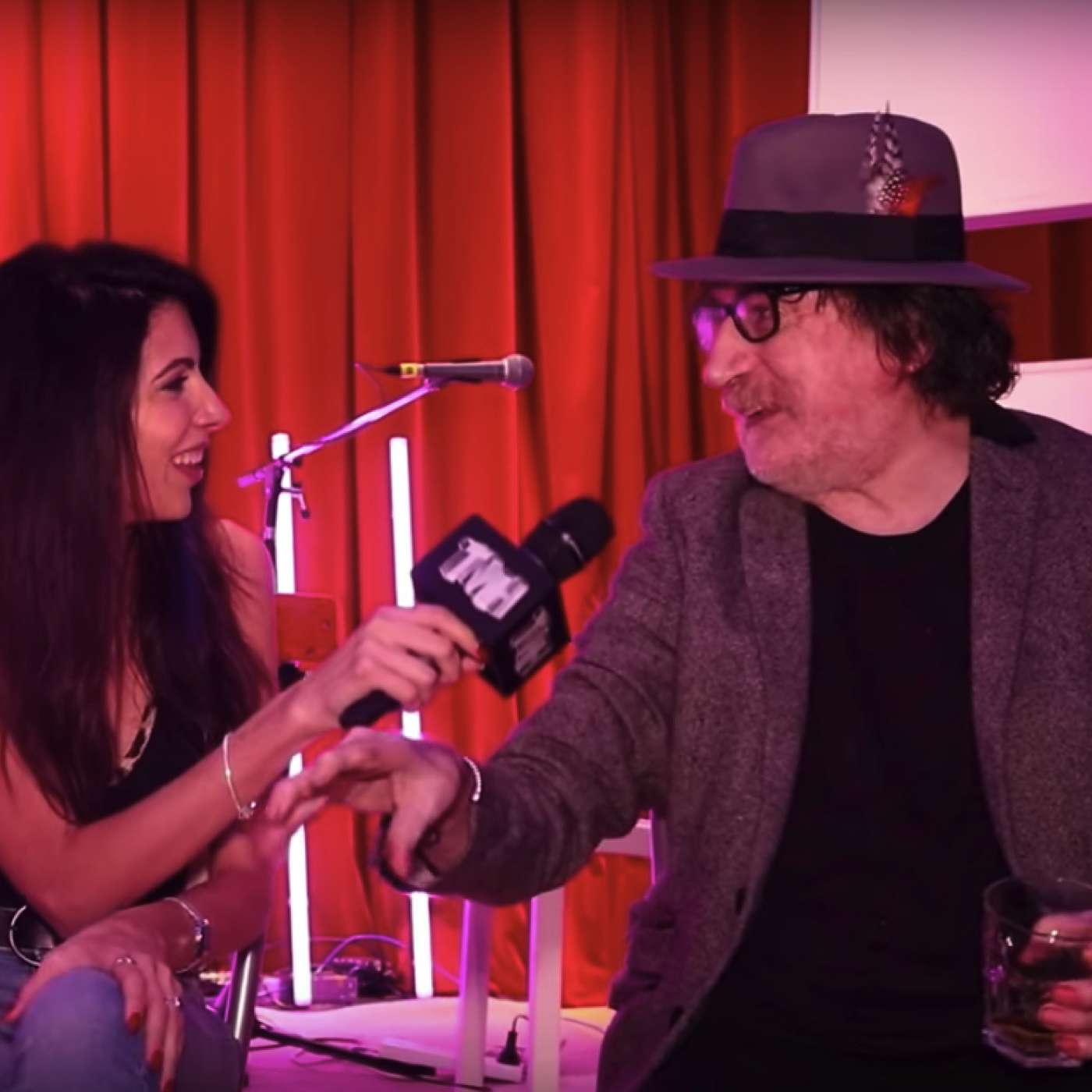 Tu Musica Hoy - Brenda Asnicar y Charly García: "Las 4 horas juntos en el estudio fueron muy intensas" episode artwork