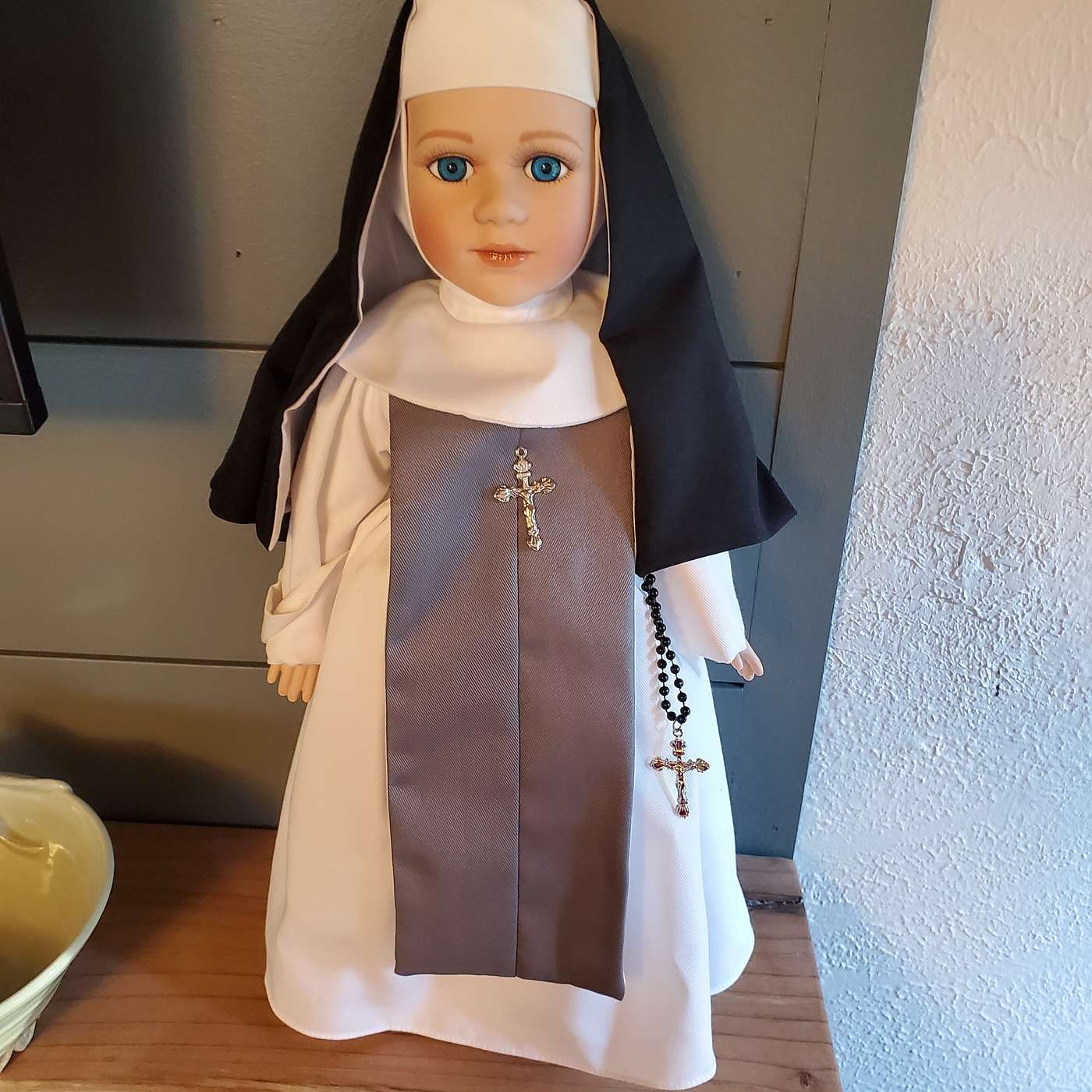 The Garage Sale Nun, Underwater Bench Pressing & Ellen
