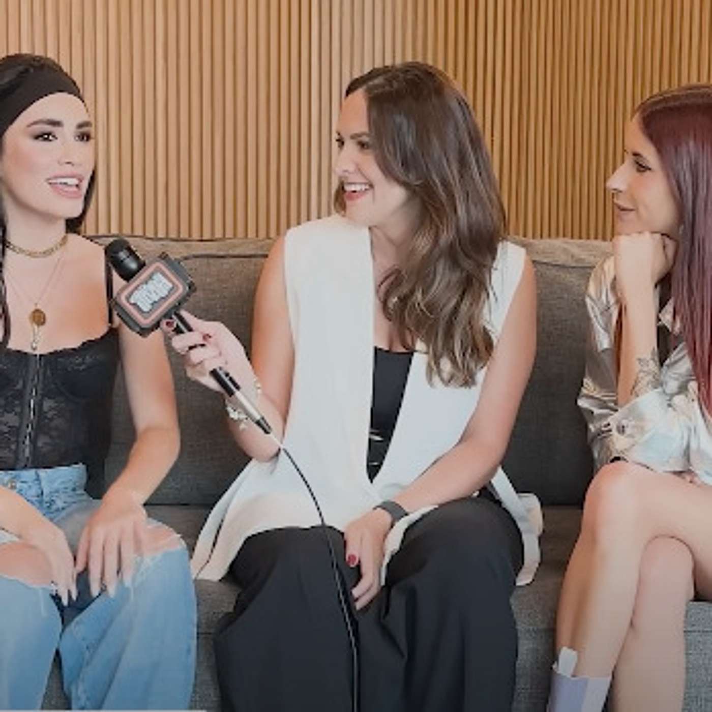 Entrevista a Lali y Vicco: "En el videoclip nos tomamos un chupito de verdad" episode artwork