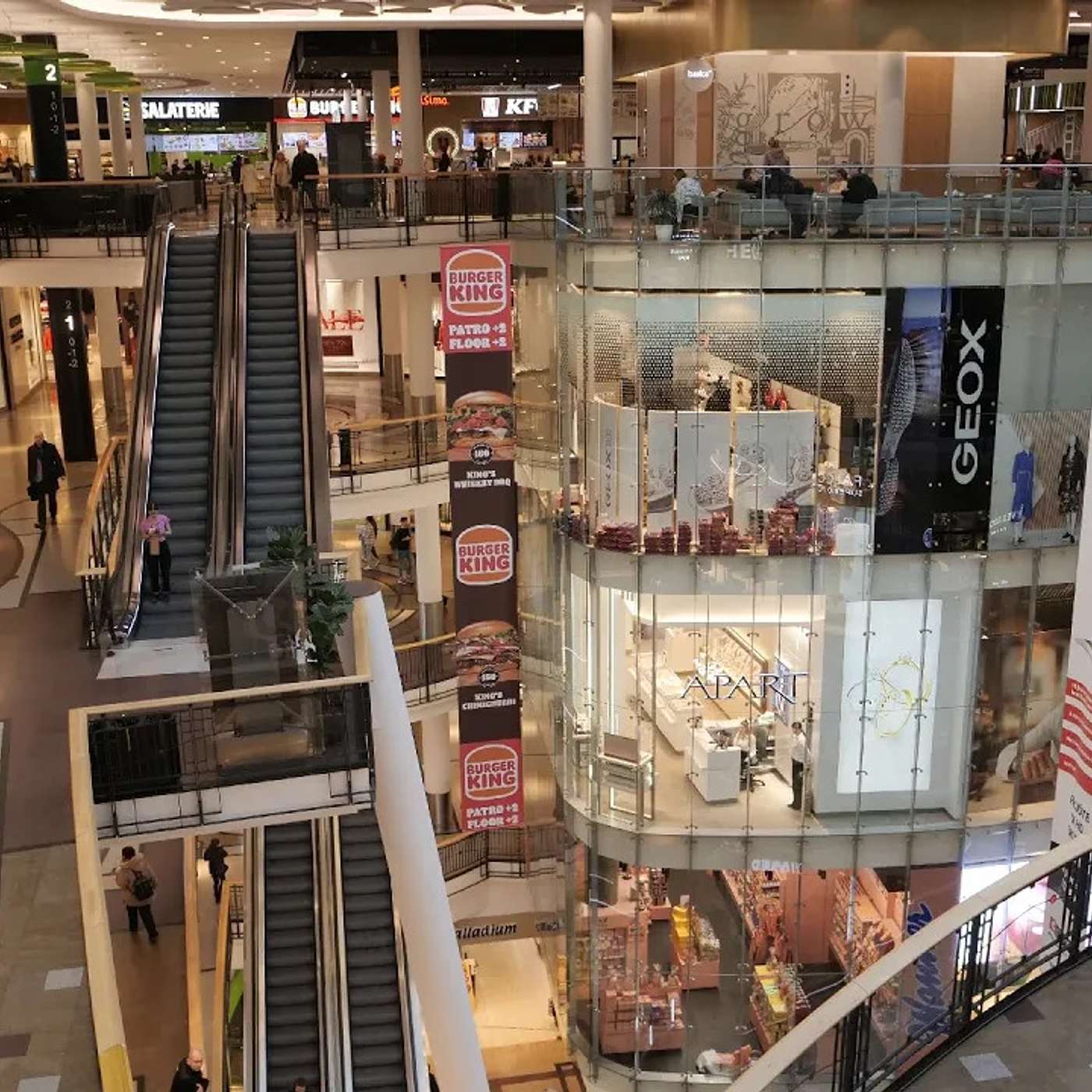 Kubíček (WOOD & Company): Obchodní centra ustála krizové roky se ctí, do dvou let se inflace a vyšší tržby obchodníků propíší do nájemních smluv episode artwork