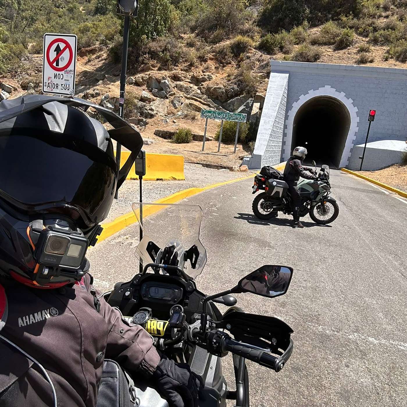 Aventura en Moto: La Ruta de los Siete Túneles