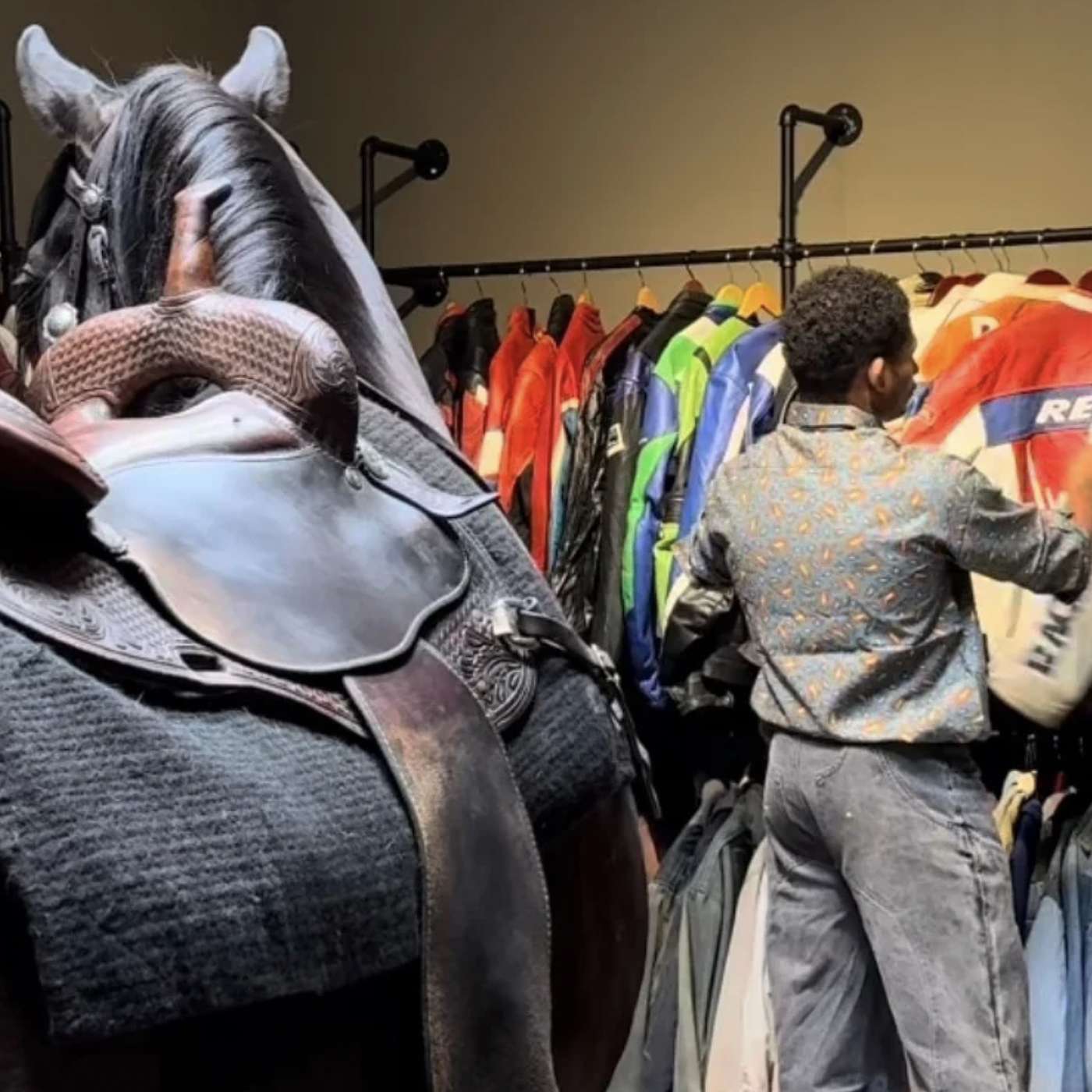 Open The Largest Vintage Clothing Store in the World @thrifty.beaches | Vintage n' Stuff Podcast 143