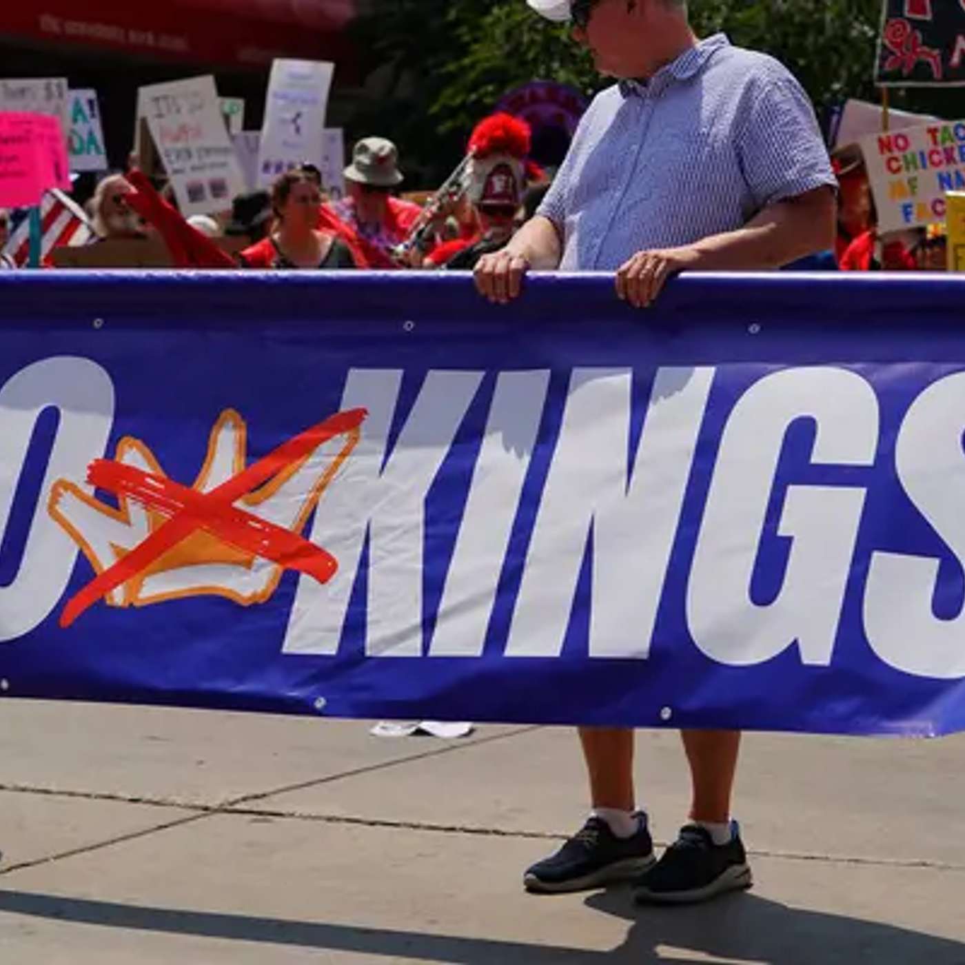 Inside The “No Kings” Narrative And The Performative Politics It Fuels
