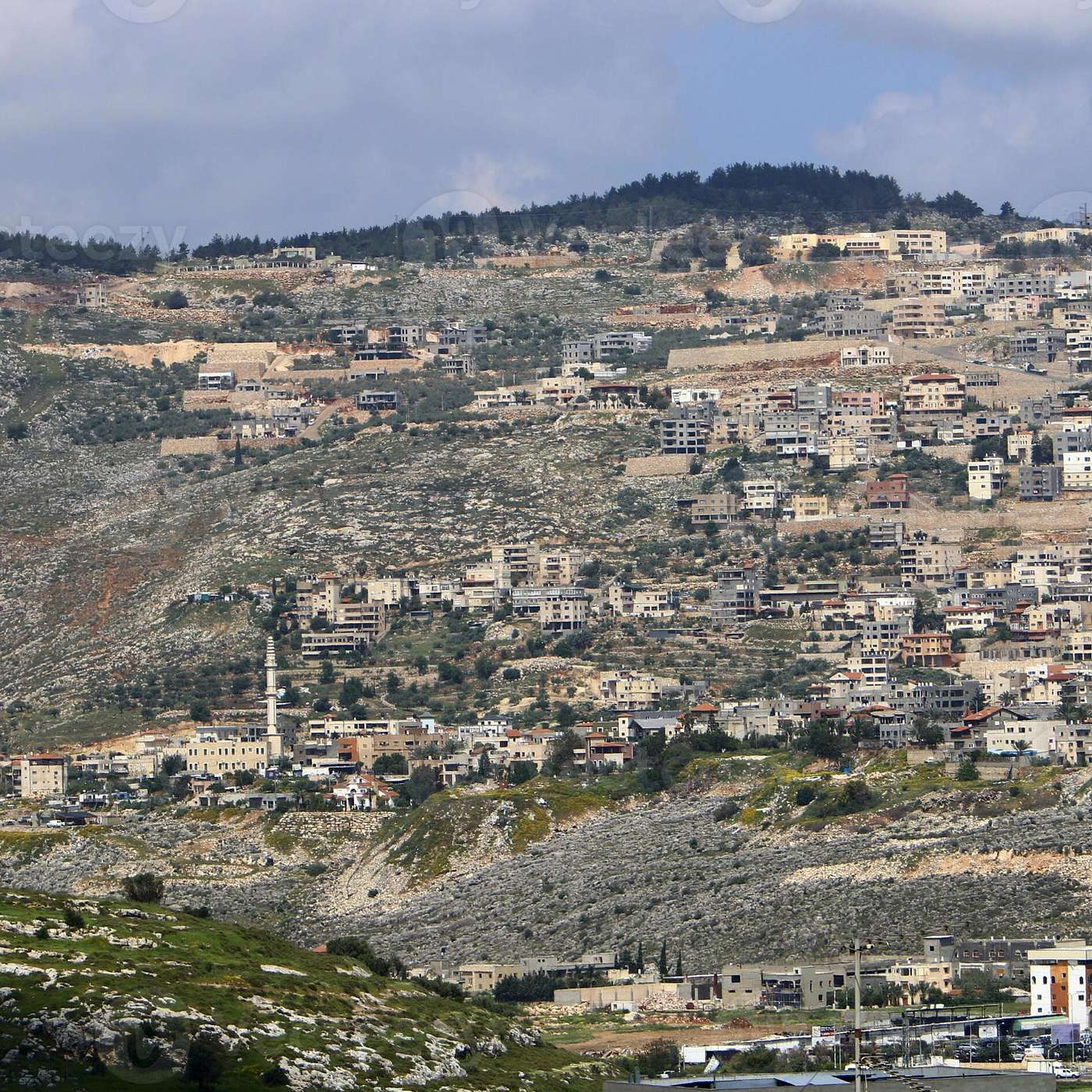 811 - בחסות המלחמה