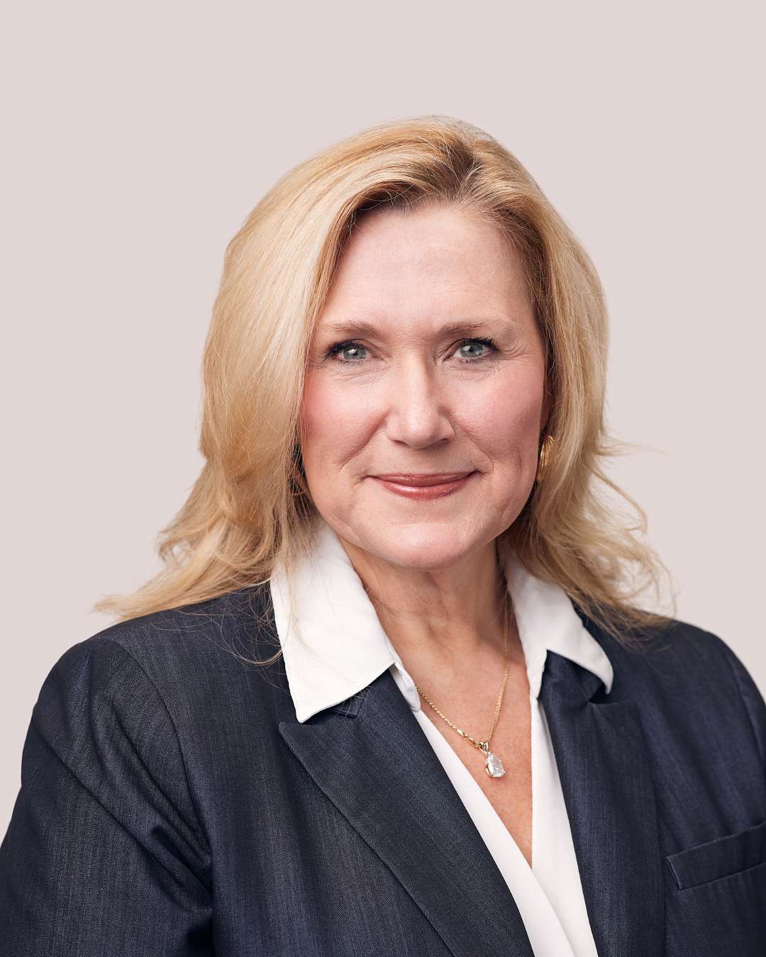 Stephanie J Bond