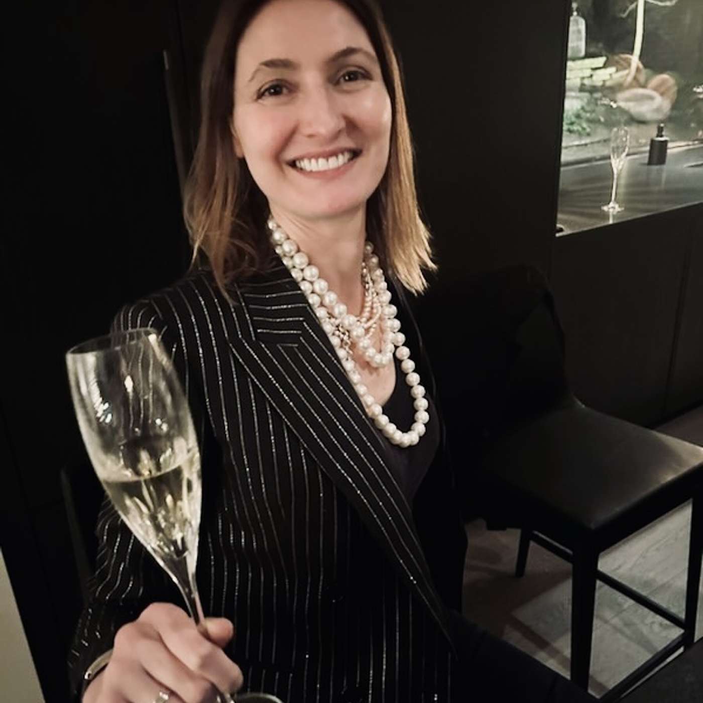 🍸 Why the Same Dinner Conversation Sounds Smarter When Men Have It