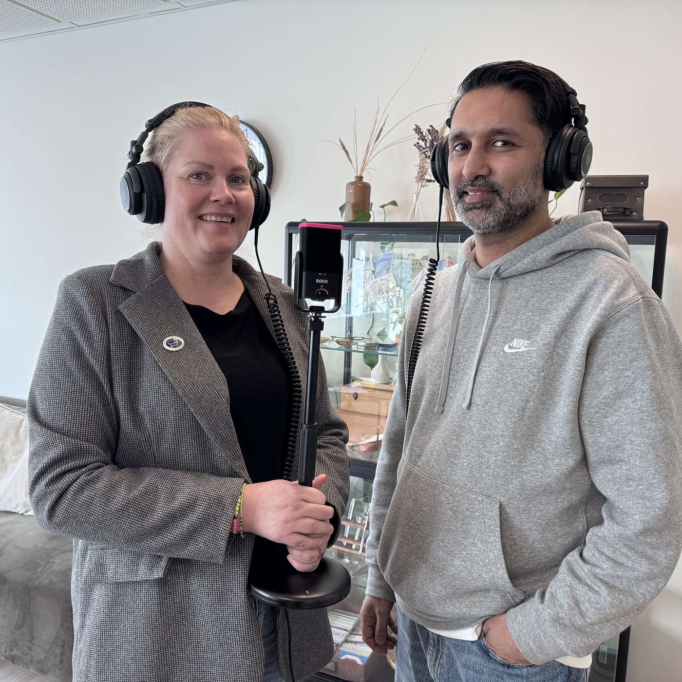 Skærmtid: Formand for Farmakonomforeningen Ann-Mari Grønbæk interviewer speciallæge Imran Rashid