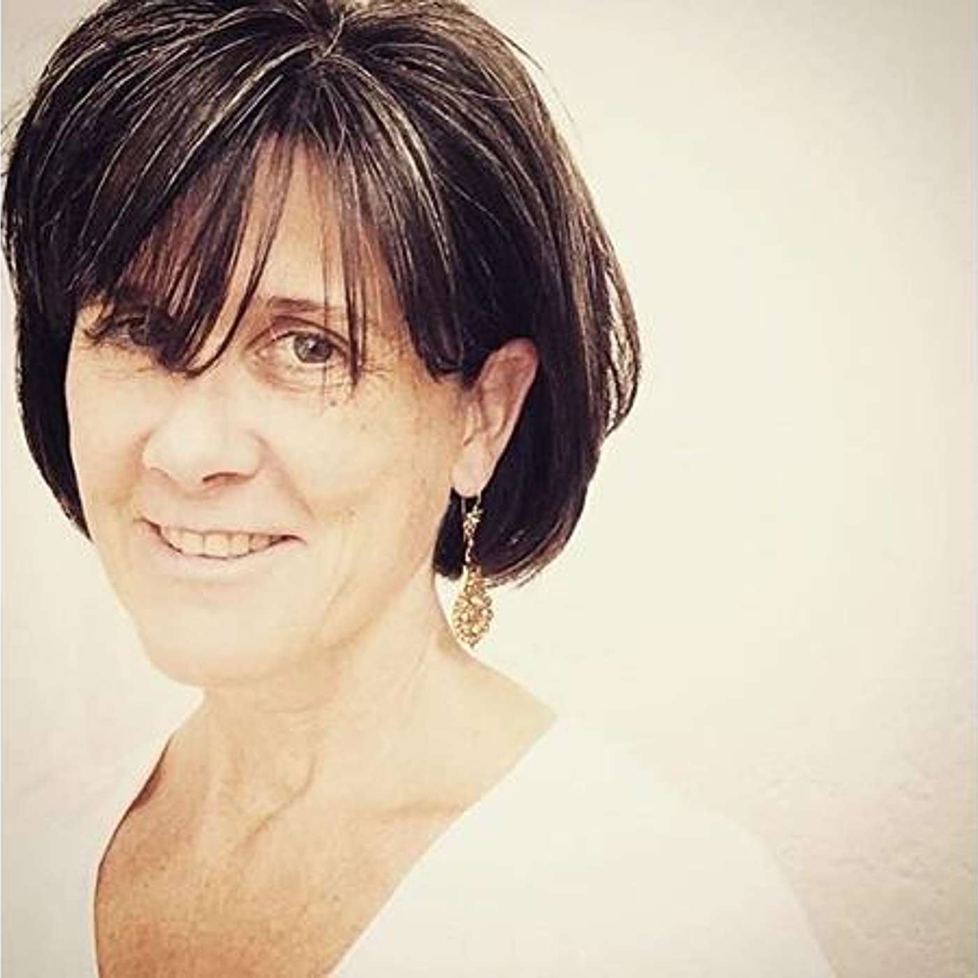 Dragons, witches, magic and more with Author Coralie Moss on Book Lights episode artwork