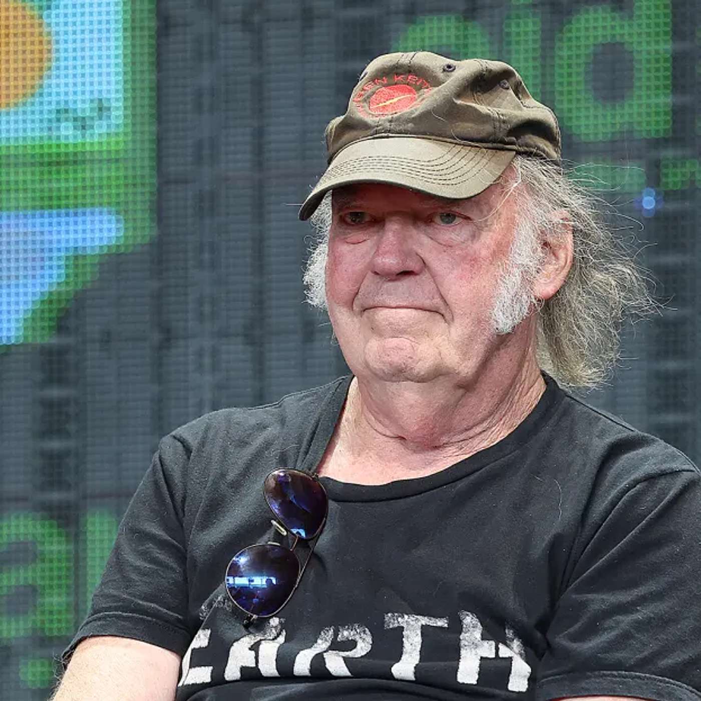 HOTEL BOHEMIA PRESENTS "RAGGED GLORY"-  A FATHER AND SON'S EXPEDITION TO PHOENIX, ARIZONA TO SHARE AND DOCUMENT THE BURNISHED BRONZE OF NEIL YOUNG, AND HIS LOVE EARTH TOUR episode artwork