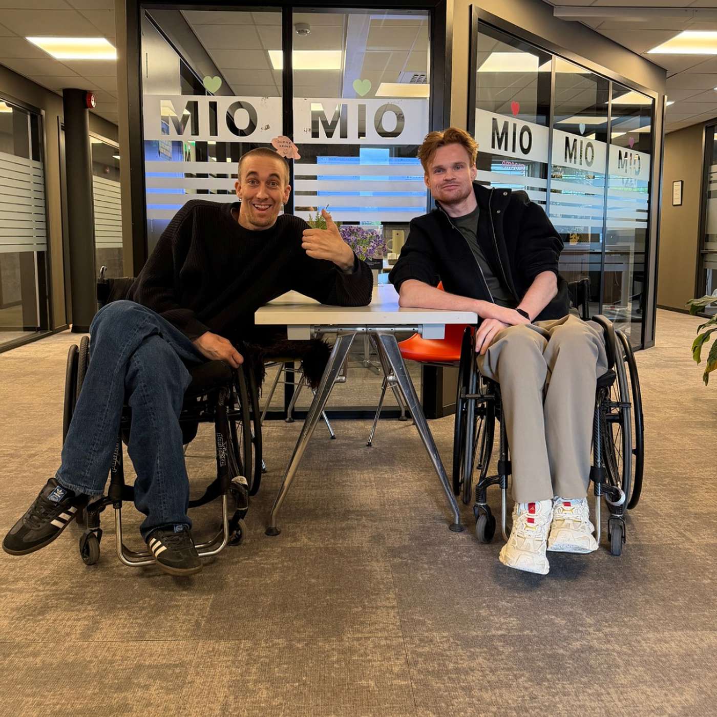 18. 20 spørsmål du ikke tørr å stille en lam person / med Håvard Raknes episode artwork