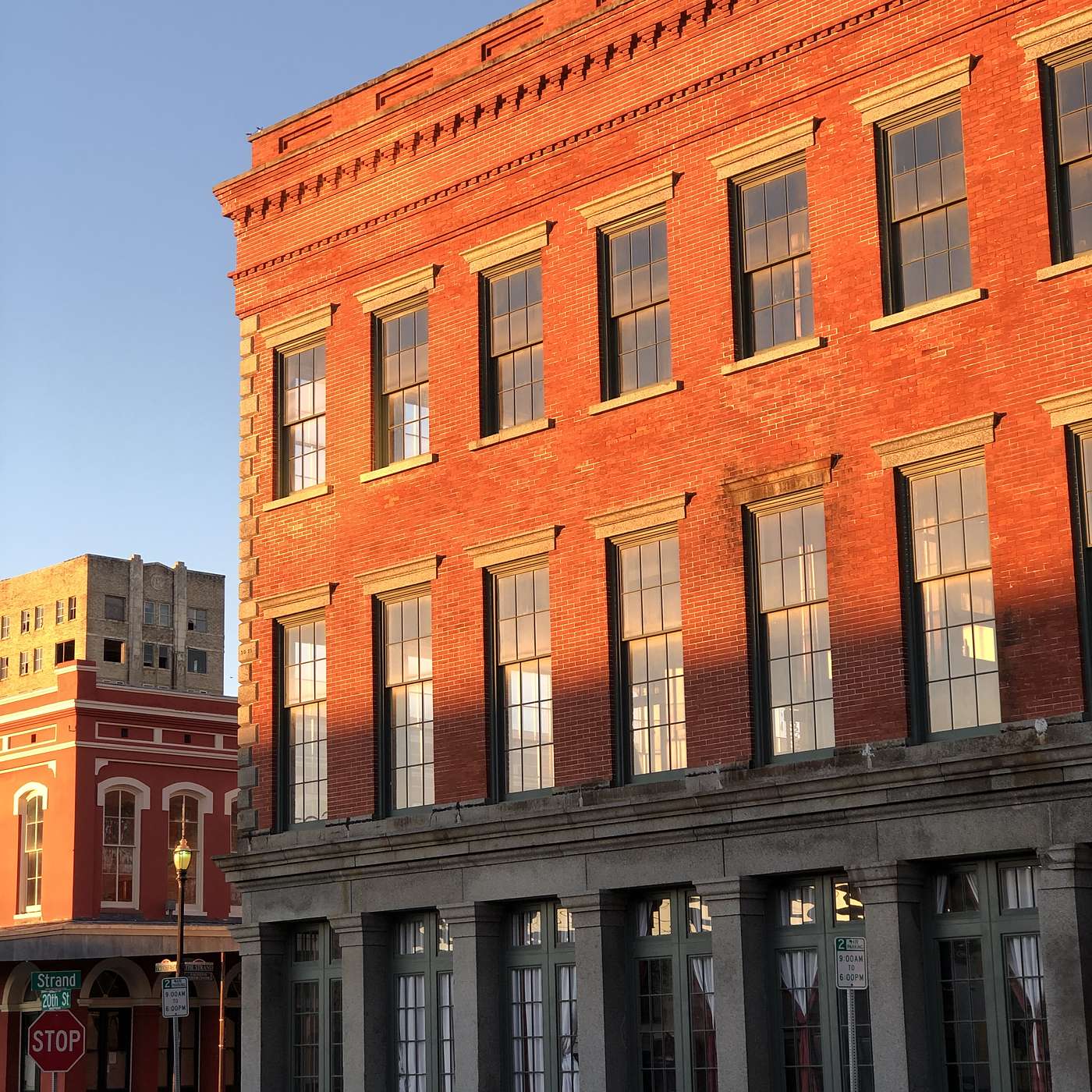 The Hendley Building or Hendley Row | 2010 Strand | Galveston, Texas