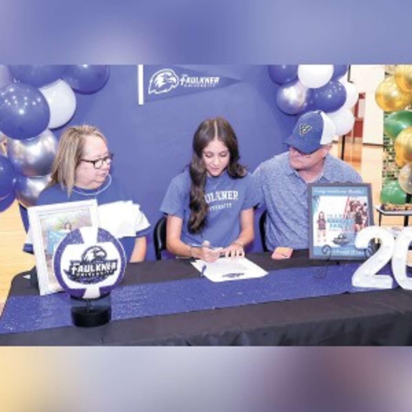 Floresville athletes commit to collegiate athletics episode artwork