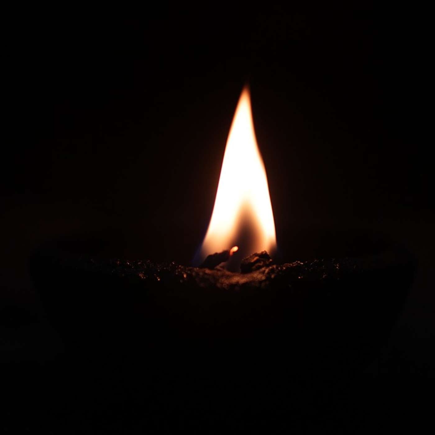 Episode 694 - The Power in One Simple Flame (Chanukah Night # 1)