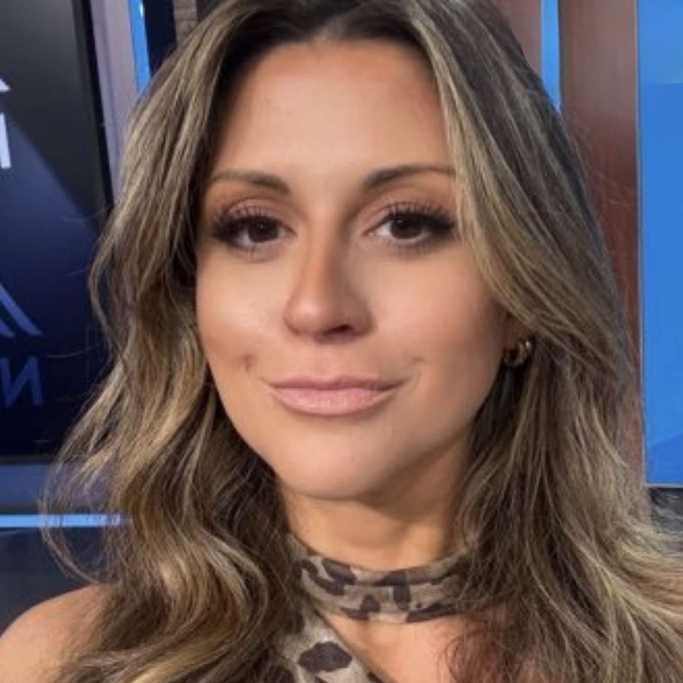 Lucy Burdge Host of NESN'S Boston Has Entered The Chat & Draft Kings Sportsbook/Content Creator episode artwork