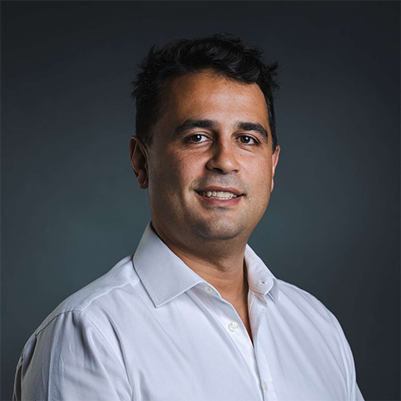 Ep559: Does an account with an internationally licensed bank make sense for you or your business?