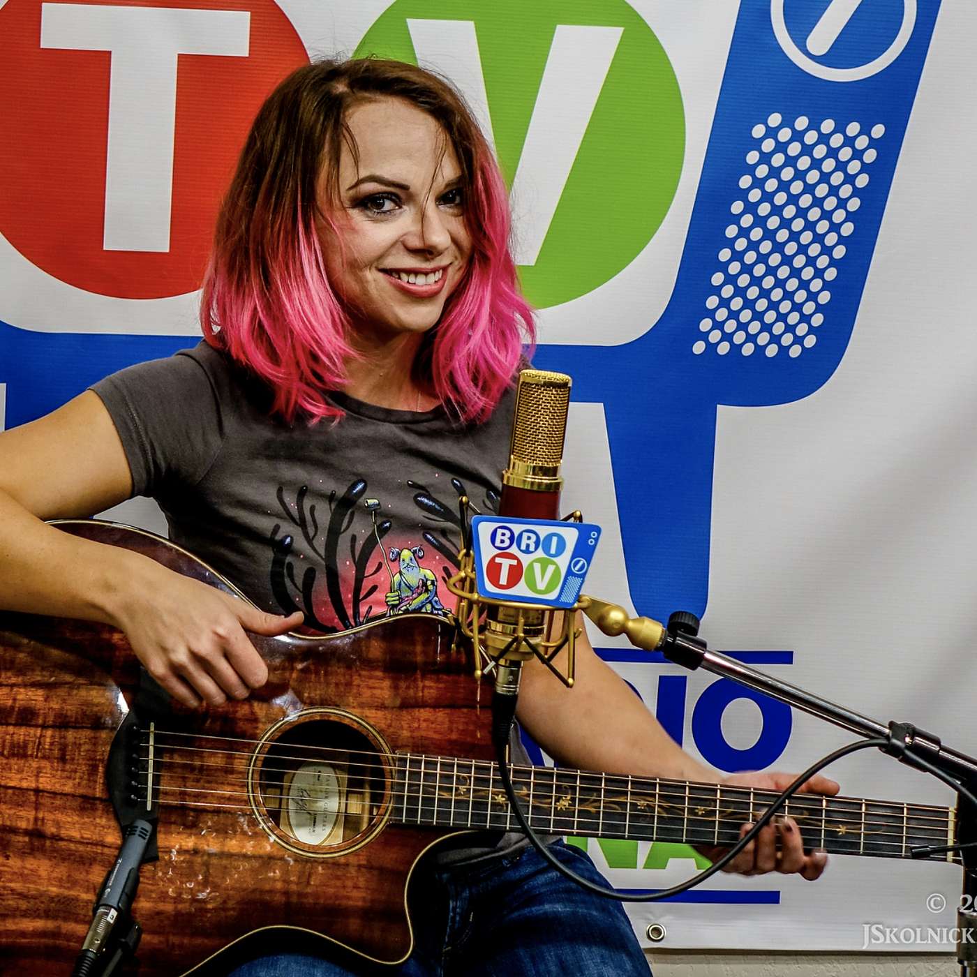 Blues Radio International December 8, 2025 Podcast feat. Samantha Fish playing acoustic live at the Studios of Blues Radio International Blues Radio International December 8, 2025 Podcast feat. Samantha Fish playing acoustic live at the Studios of Blues Radio International