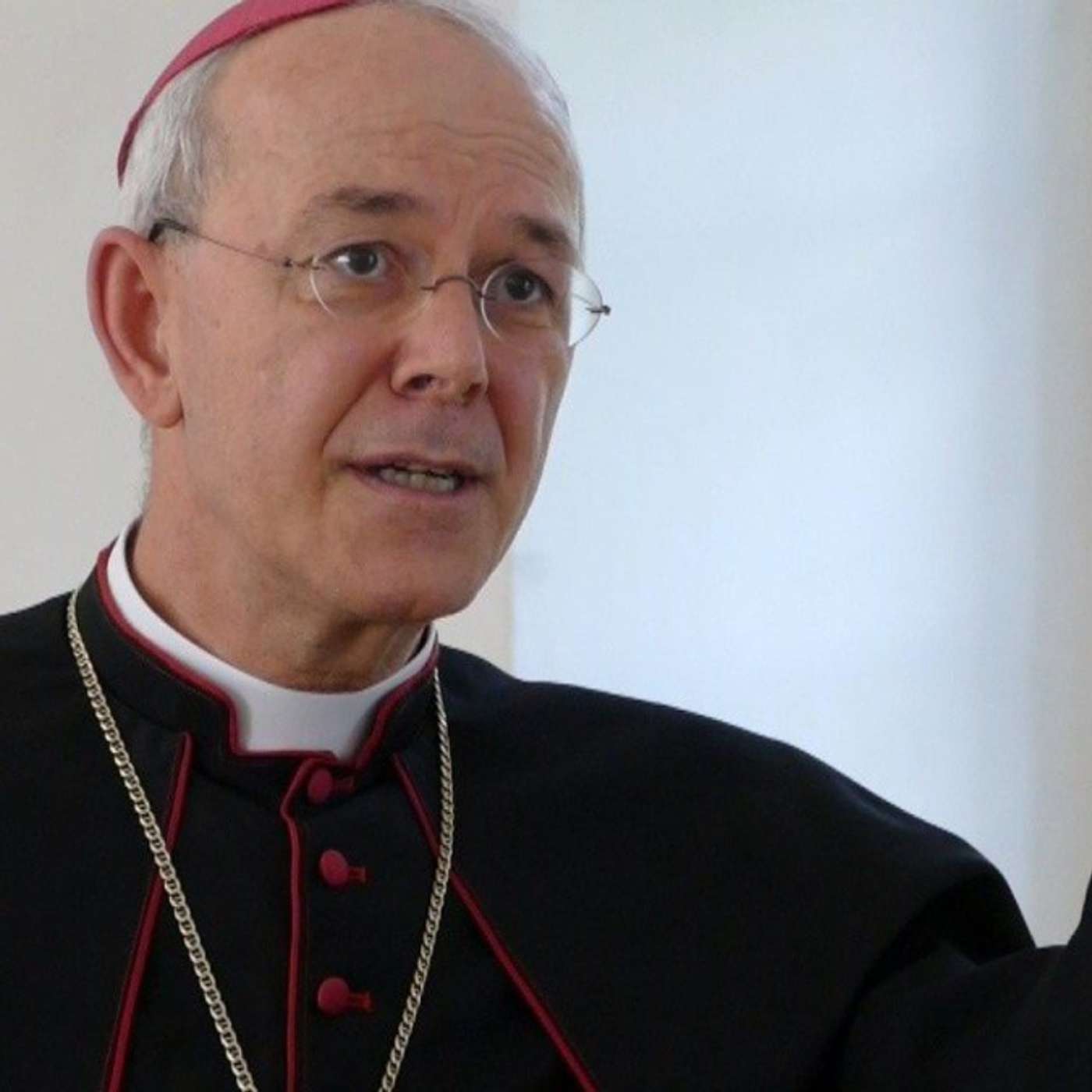 Episodio 1252: Monseñor Atanasio Schneider Pide A León XIV Construir Un Puente Con La FSSPX | Luis Roman