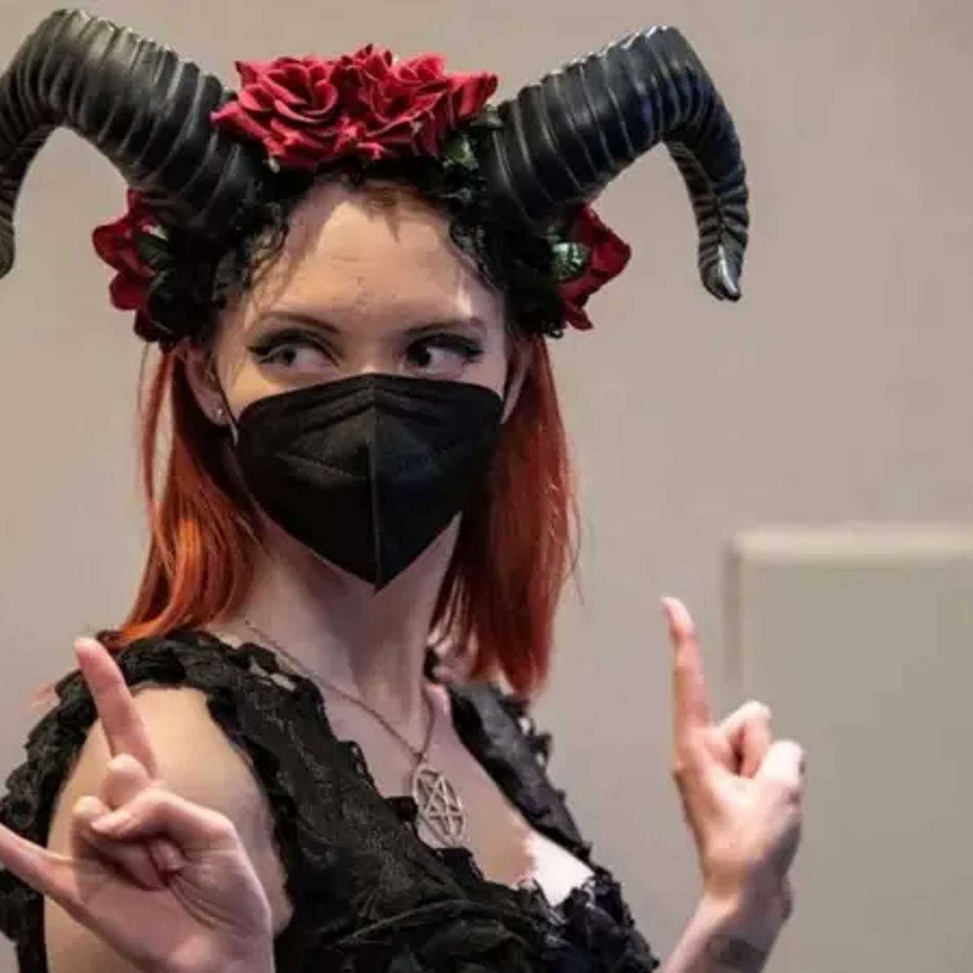 Episodio 1096: SATANISTAS con Derecho A Profanar Hostia, Biblia Y Crucifijo Misa Negra En Kansas USA  / Luis Román