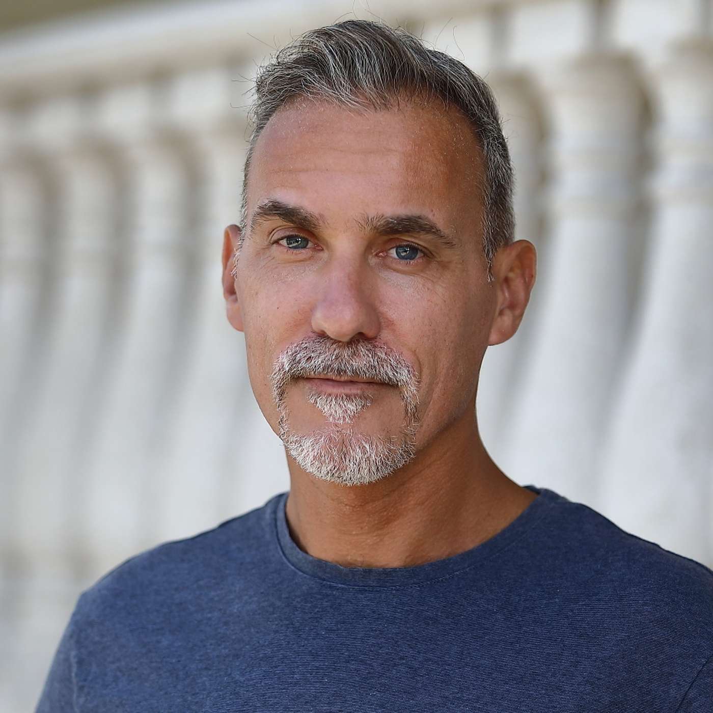 EP885: Building behavioural analytics based on mobile devices and web metadata