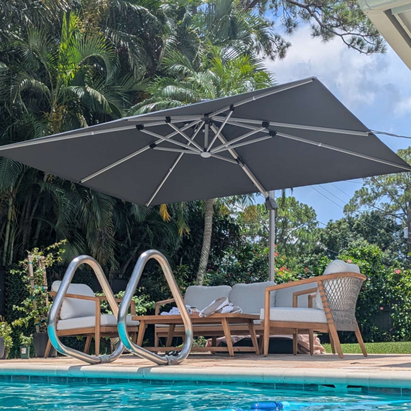 What Wind Speed Should You Close Your Patio Umbrella?