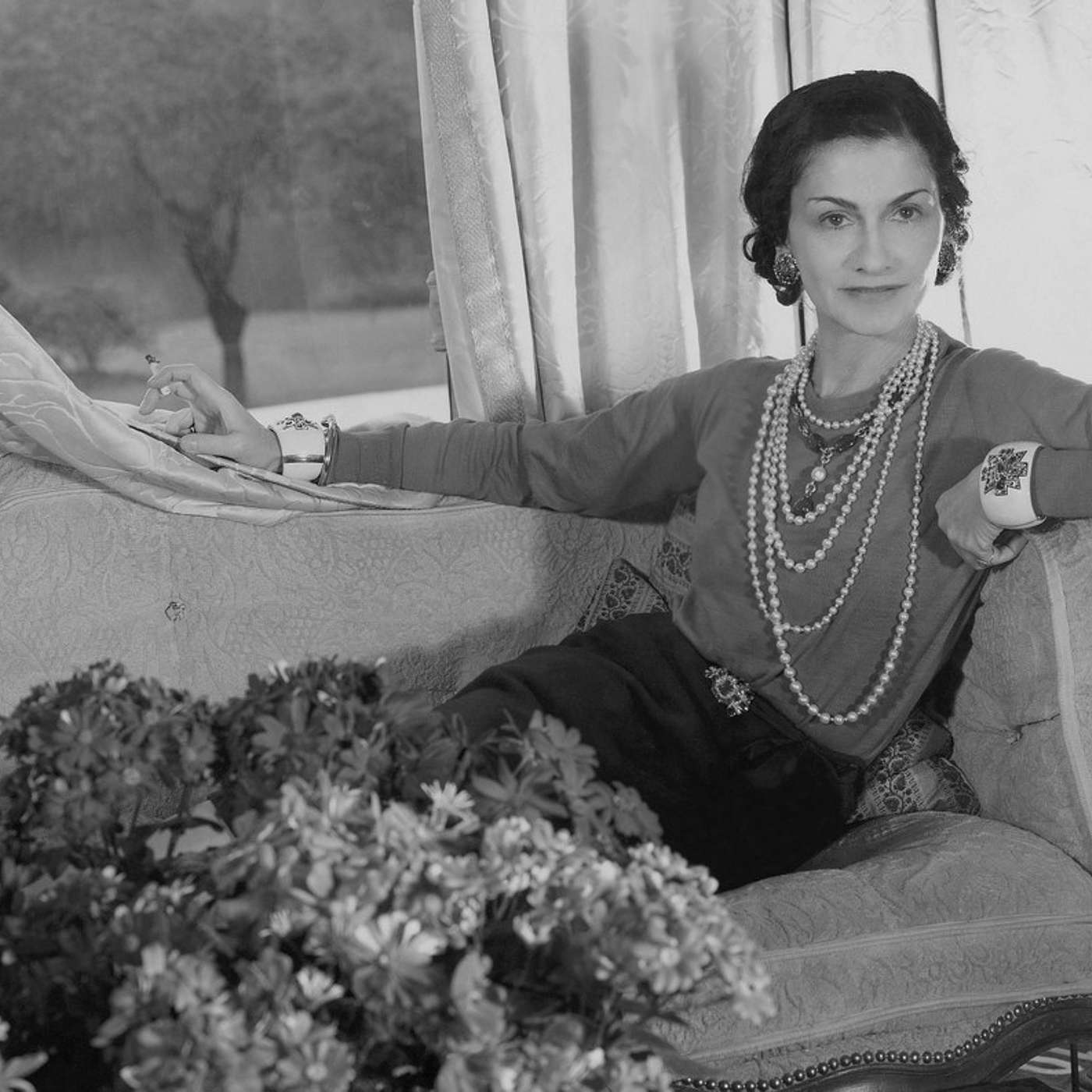 Entre linhas e Agulhas: A história da Moda com Coco Chanel