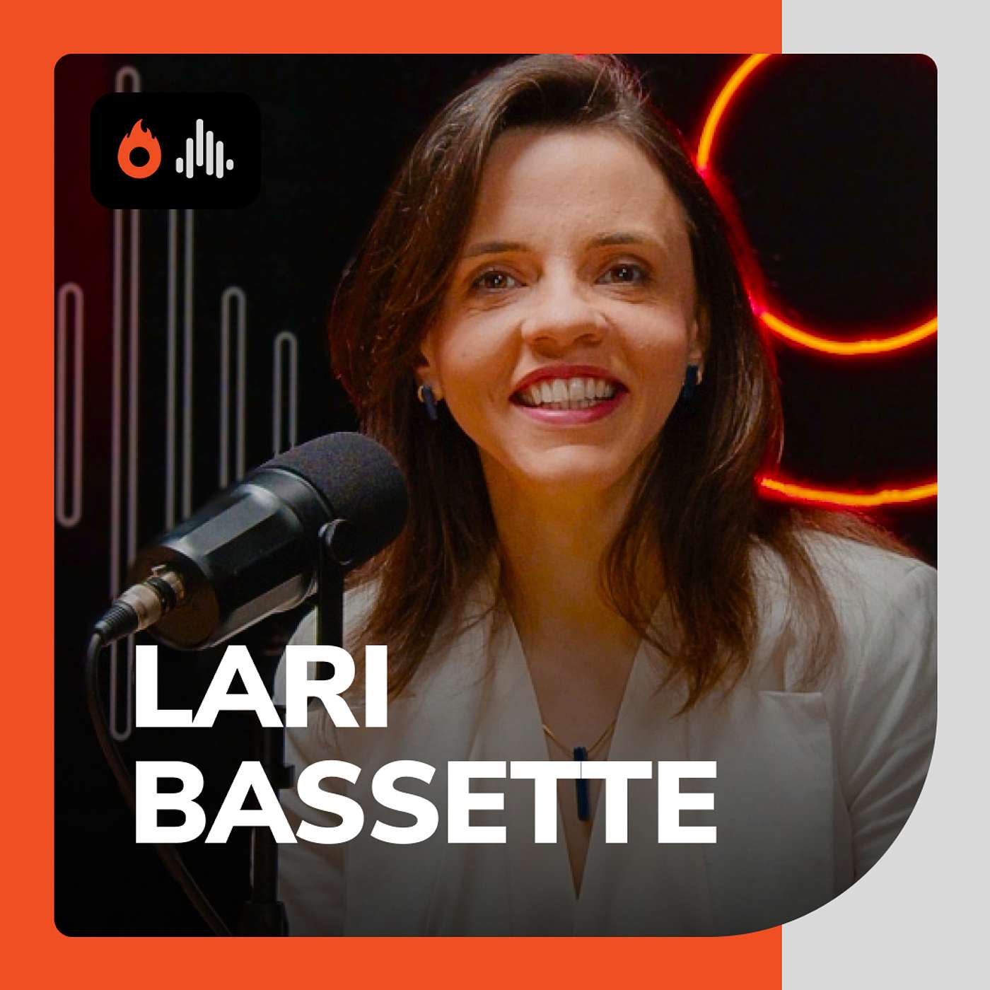 Como Você Pode LUCRAR com TRÁFEGO PAGO [Ela Fez R$40 Milhões] | Lari Bassette - Hotmart Cast #217