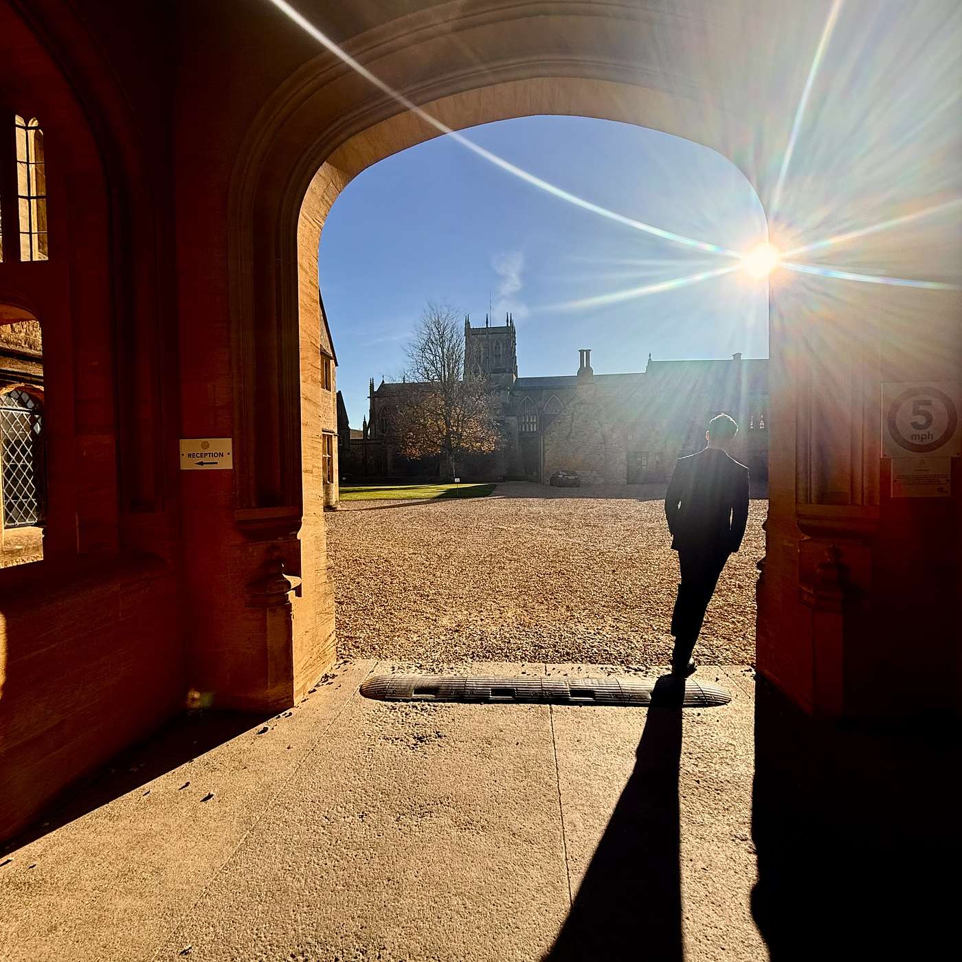 Gretel le Maître Ponders Beauty, with Bede & other guests