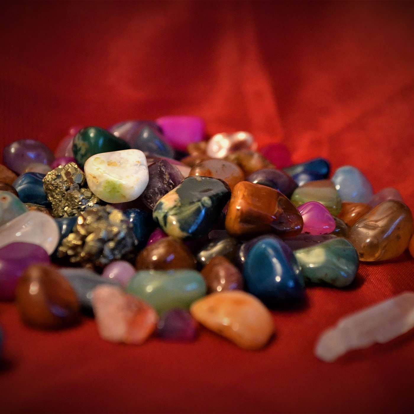 Reiki, Crystals & the Heart Chakra Reiki, Crystals & the Heart Chakra