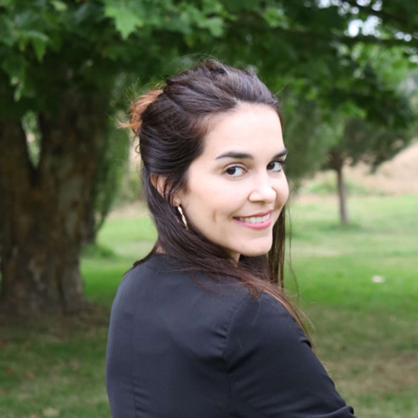 Mia Esmeriz Academy - Learn European Portuguese Online