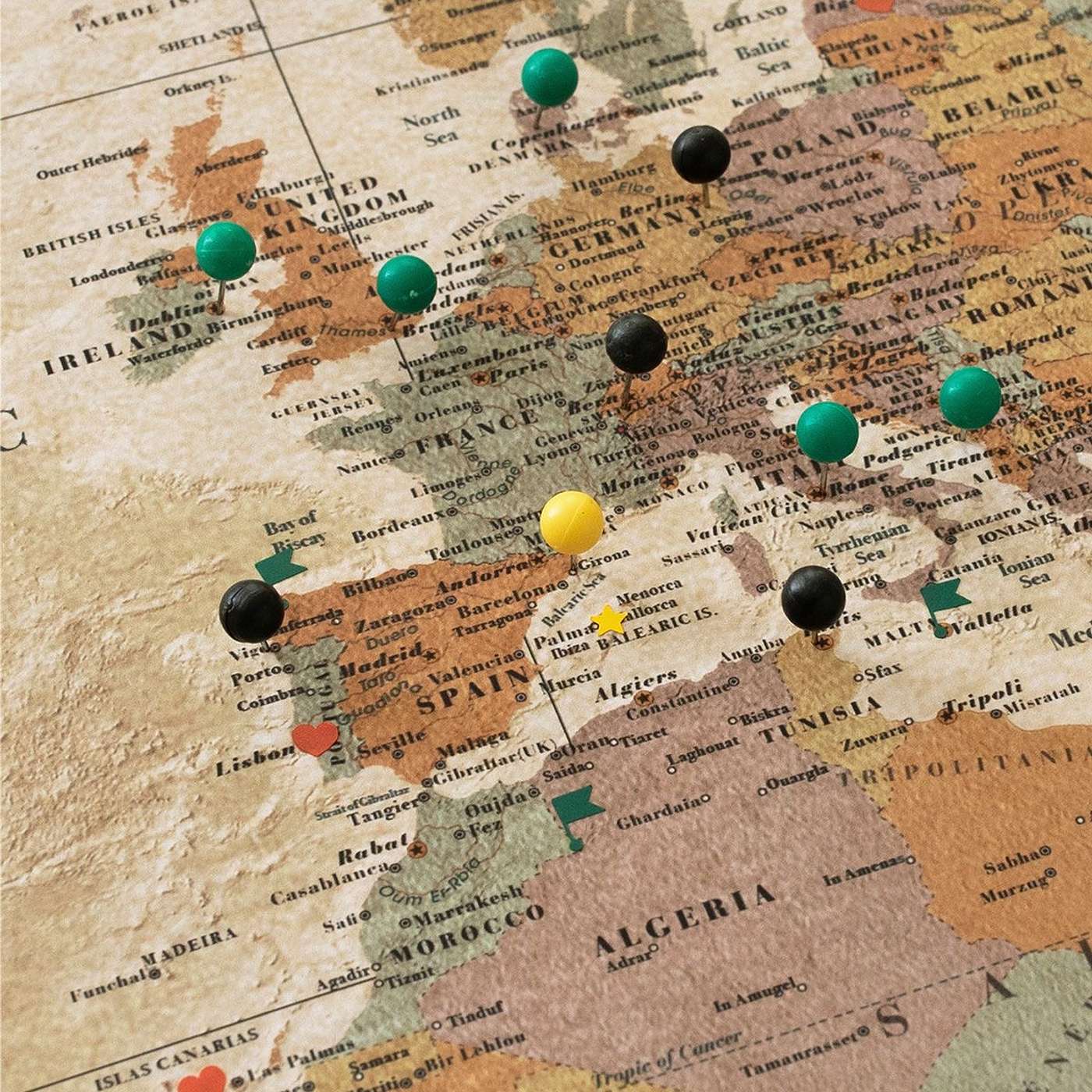 Στο Φως του Ταξιδιού: Μια ματιά σε μοναδικούς κόσμους