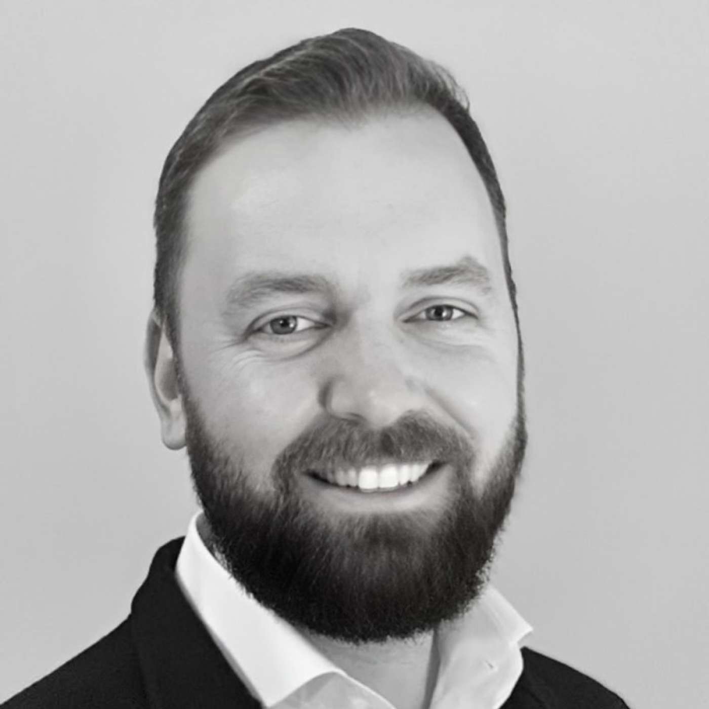 The Operating System Behind High-Performing Hospitality Brands: Critical Thinking, Culture, and Guest-Centric Design - Matthew Bell, Mollie's