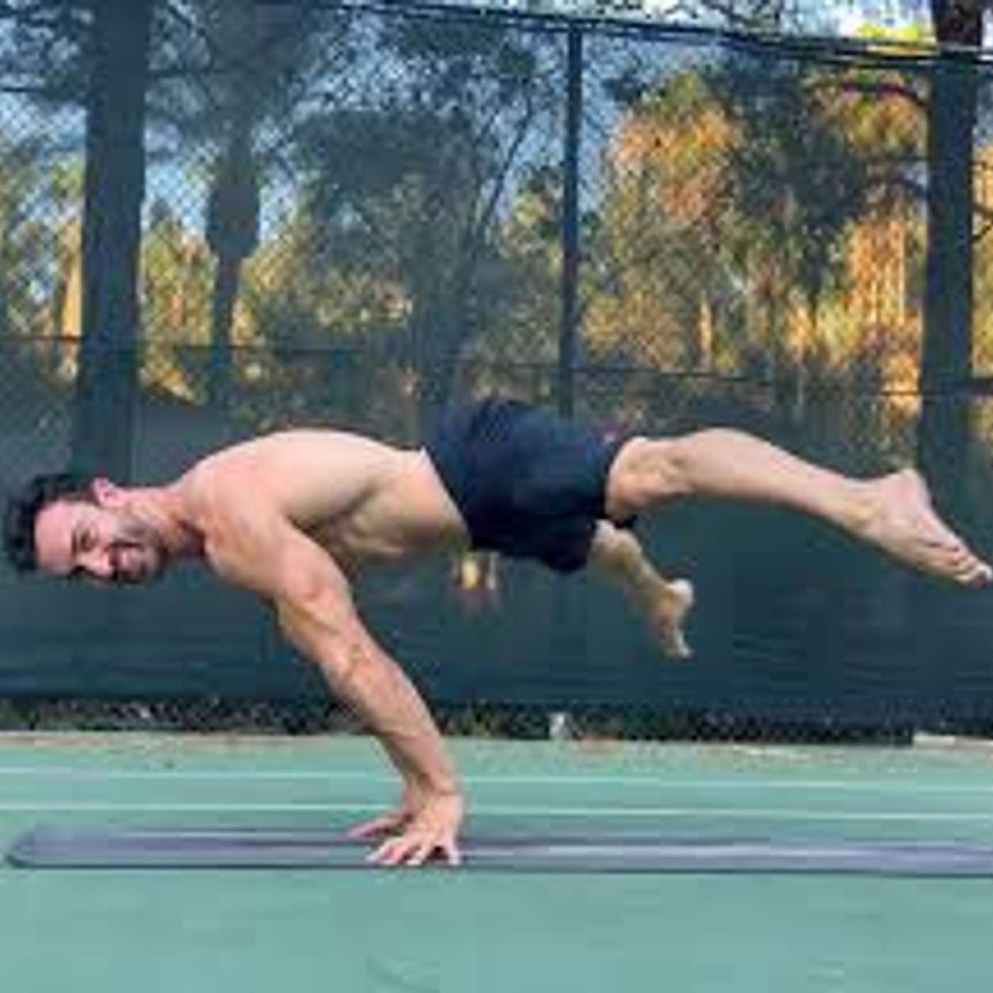 Calisthenics & Bodyweight Strength Training with Simonster
