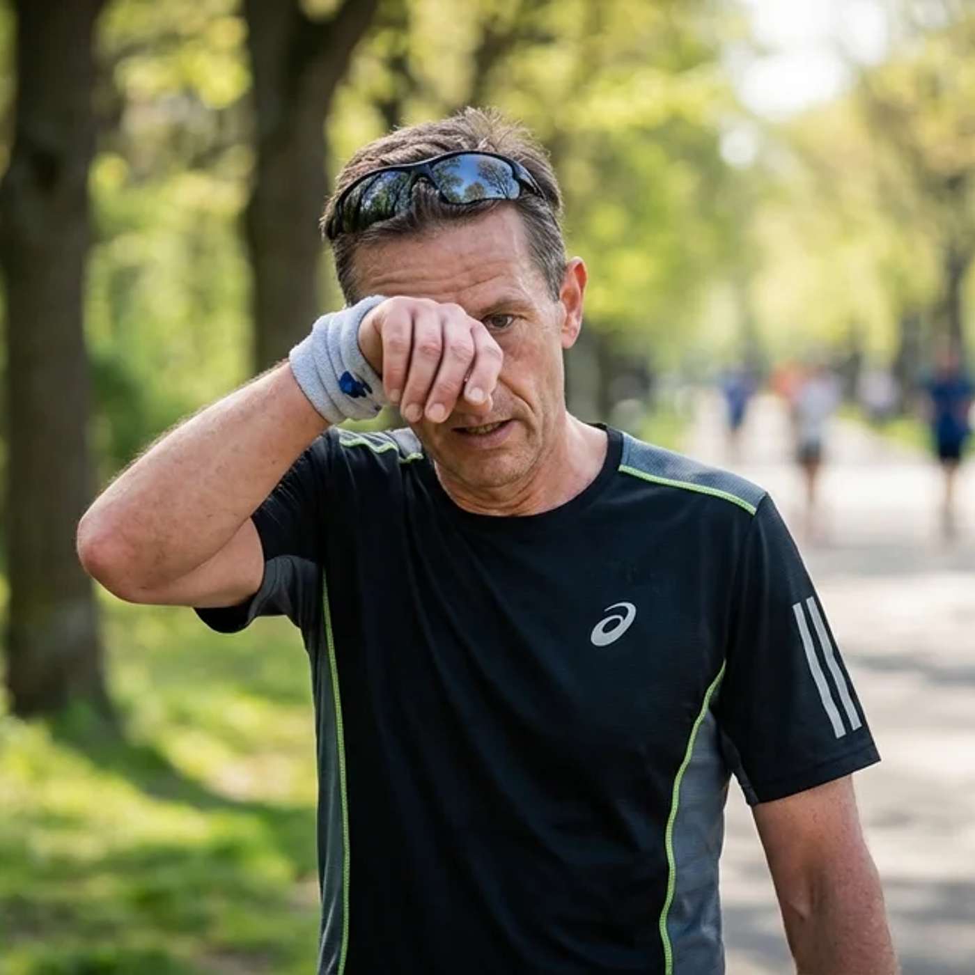 Running and Jogging with Glaucoma: Balancing Cardiovascular Gains and IOP Fluctuations Running and Jogging with Glaucoma: Balancing Cardiovascular Gains and IOP Fluctuations