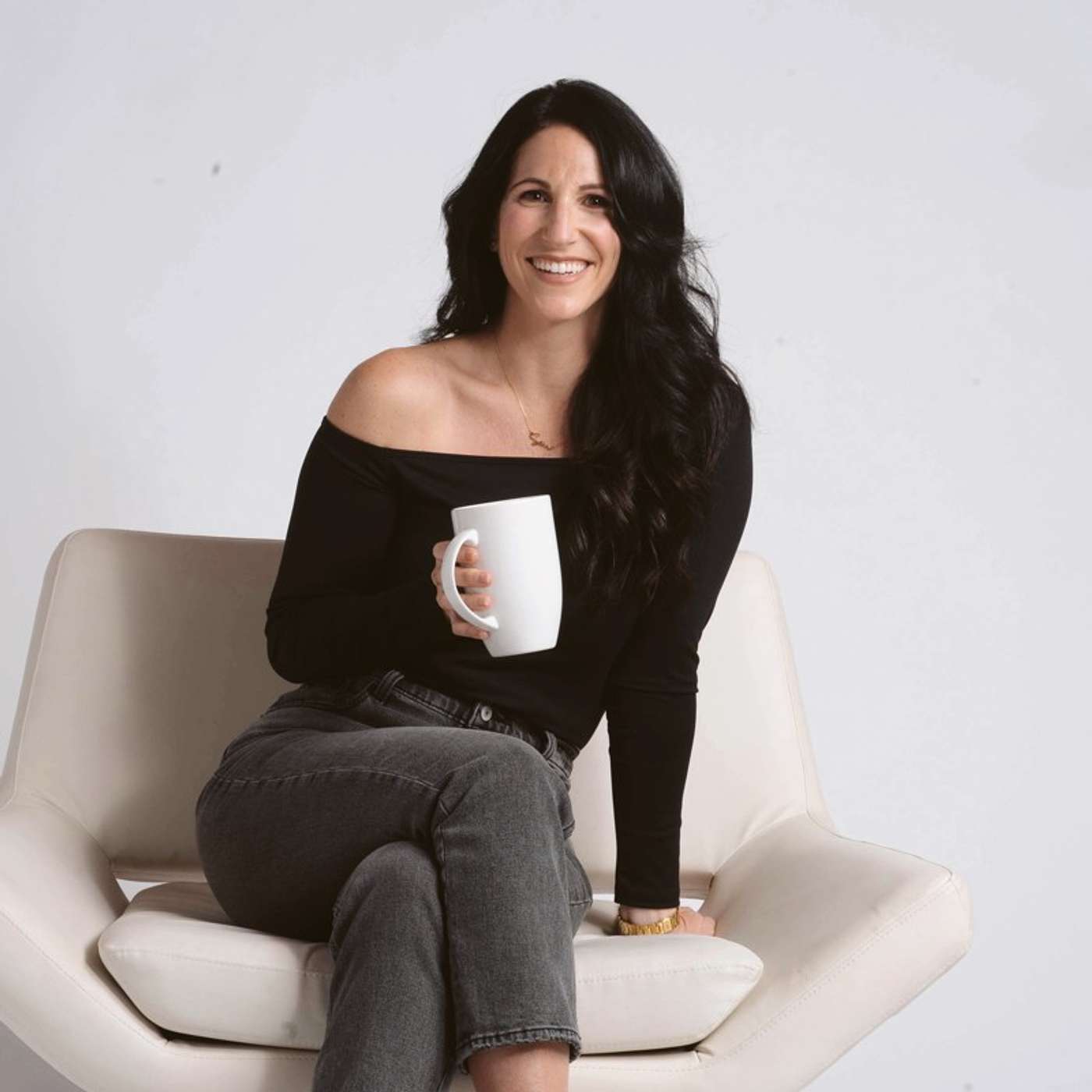 S1 E26 Why Provide a Social Media Platform for Female Founders – with Inbal Claudio