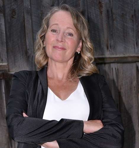 Christine Reeves Beleznay